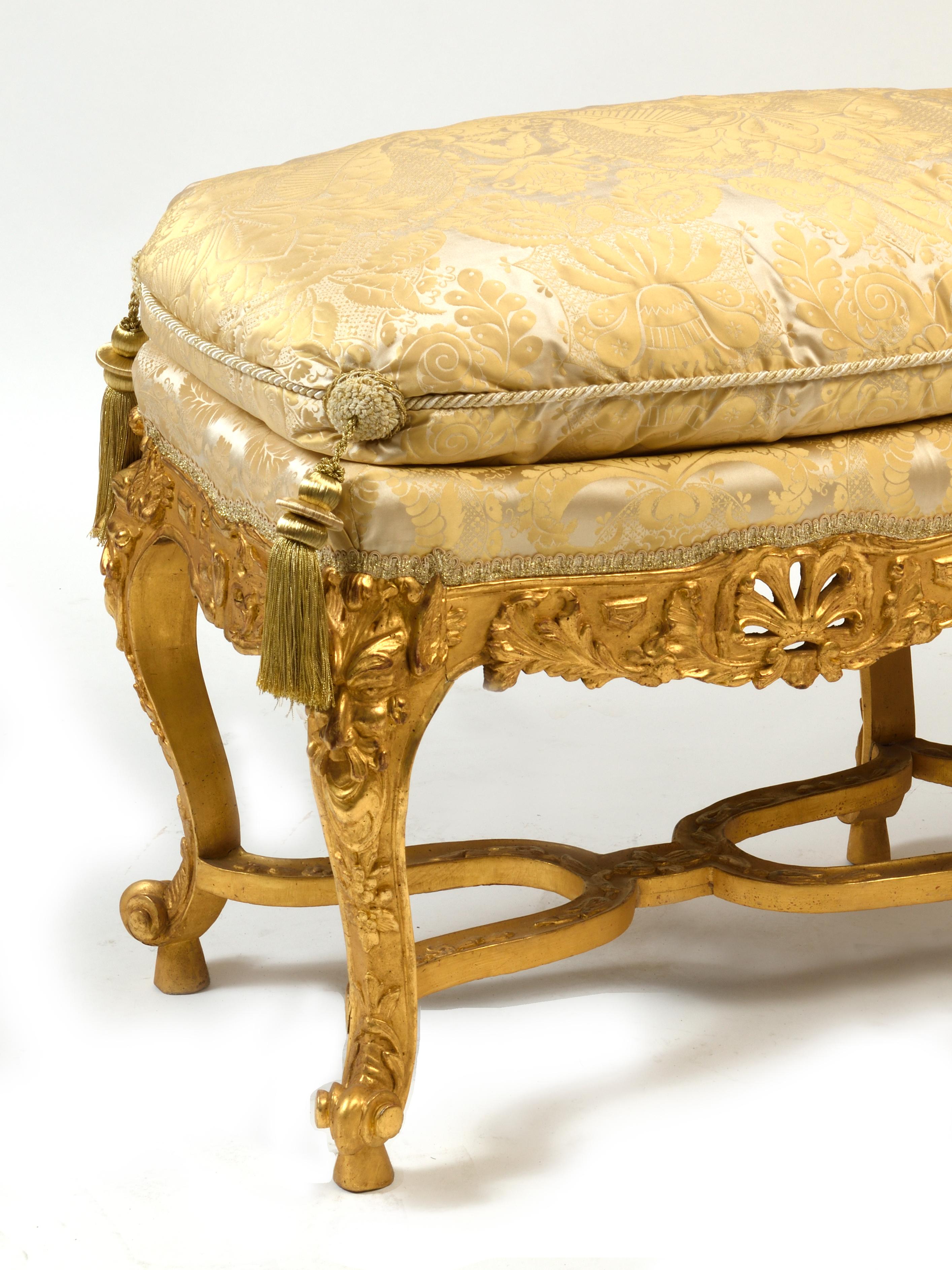 Magnificent regence style giltwood, exeptional carved wood the fabric is silk and coming from the famous silkerie in LYON france who specialise in silk fabric since the 18th century. and export all over the world