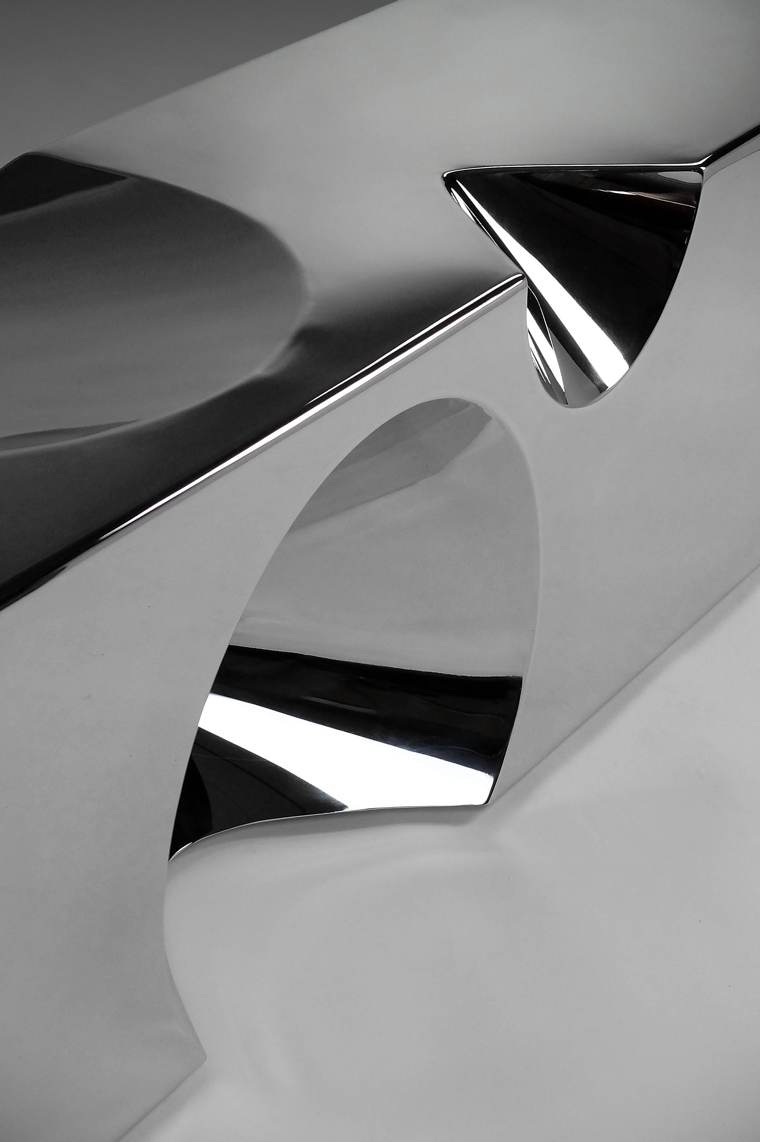 Banc Sculpture abstraite miroir avec cônes en acier, intérieur et extérieur, Italie en vente 1