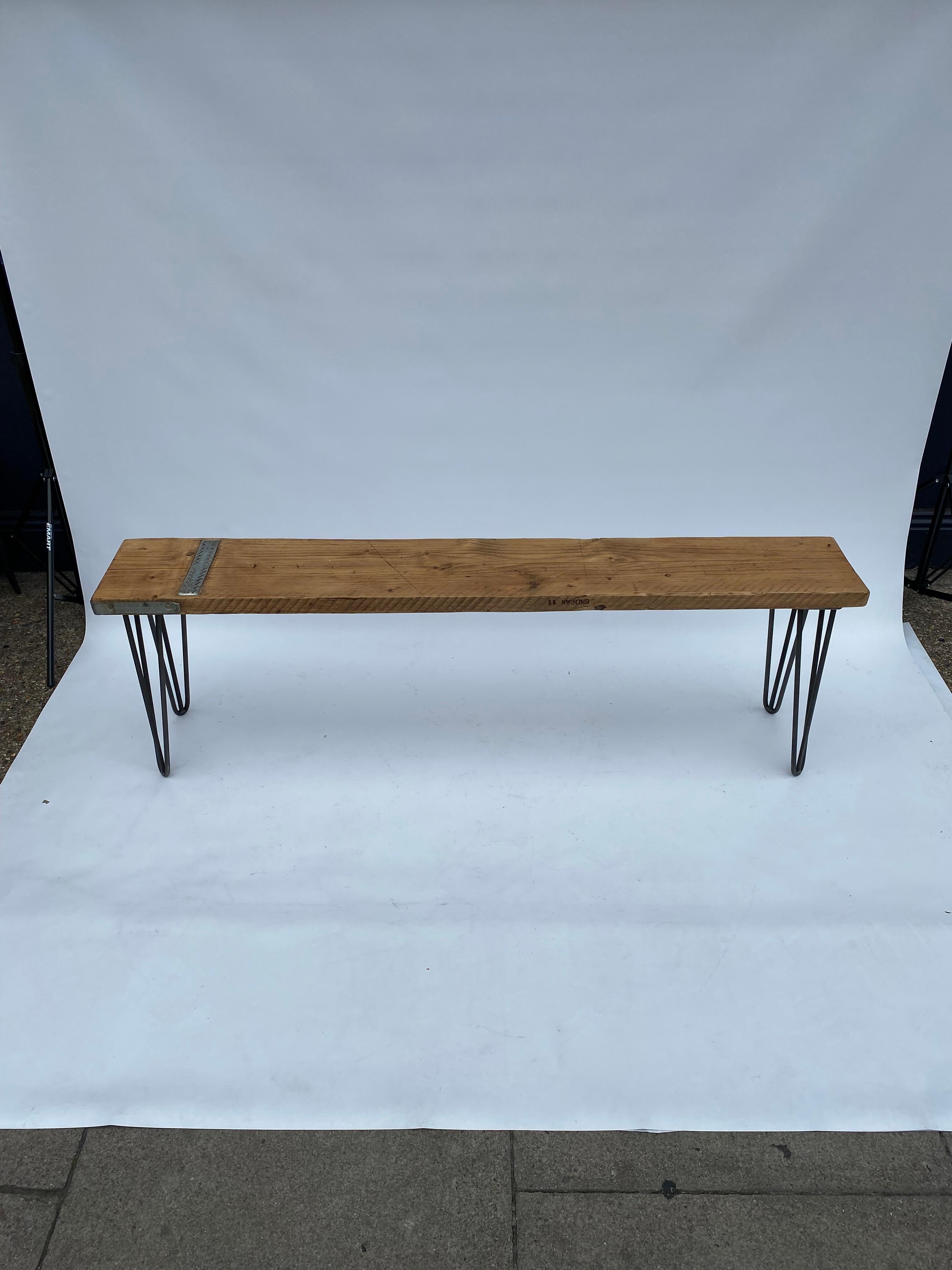 Sitzbank Hairpin Legs Industrial Wood Midcentury Modern 1980s Tisch Vintage 4 (Britisch) im Angebot