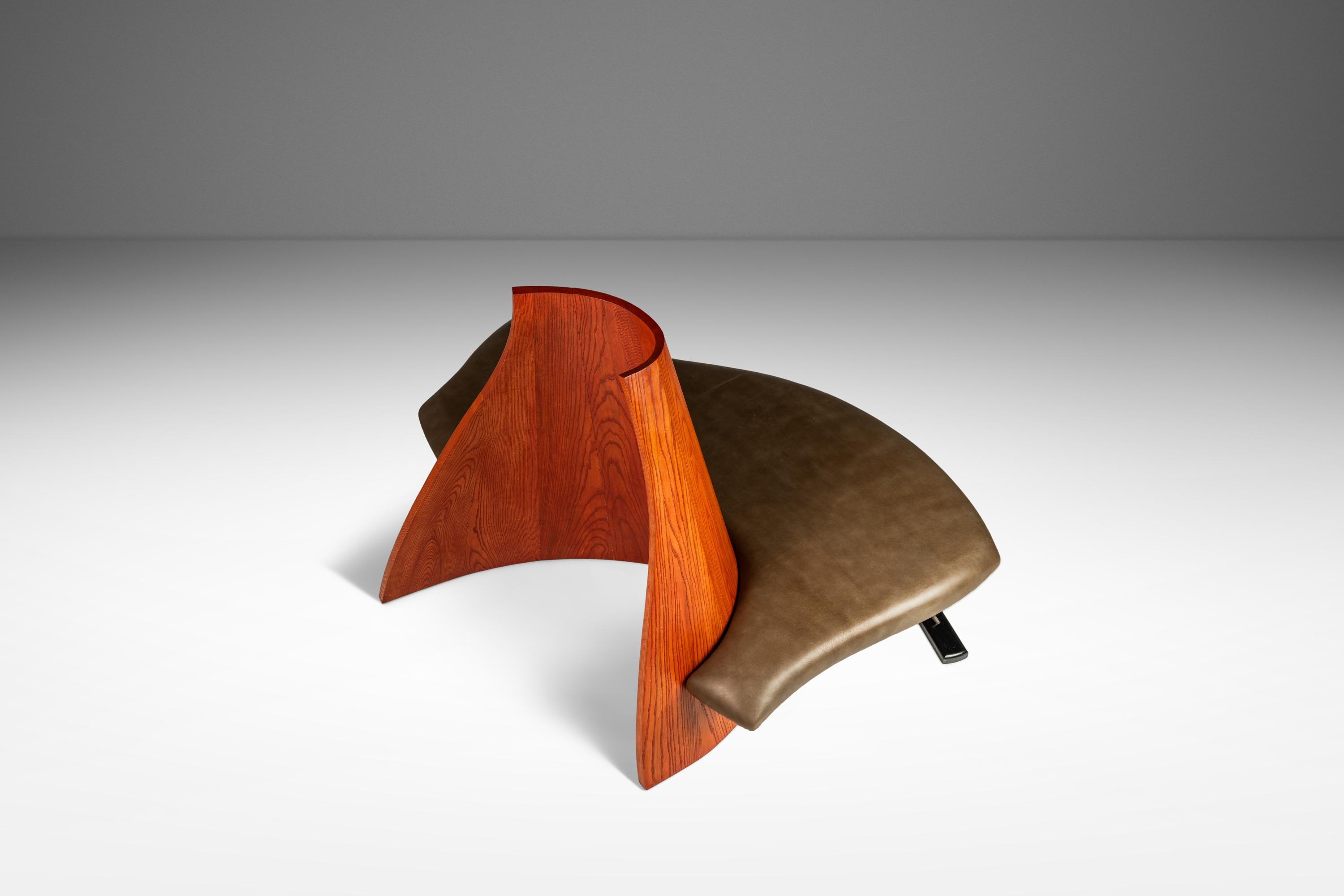 Banc / canapé en chêne et cuir à la manière de Thomas Stender, vers  1980s en vente 3