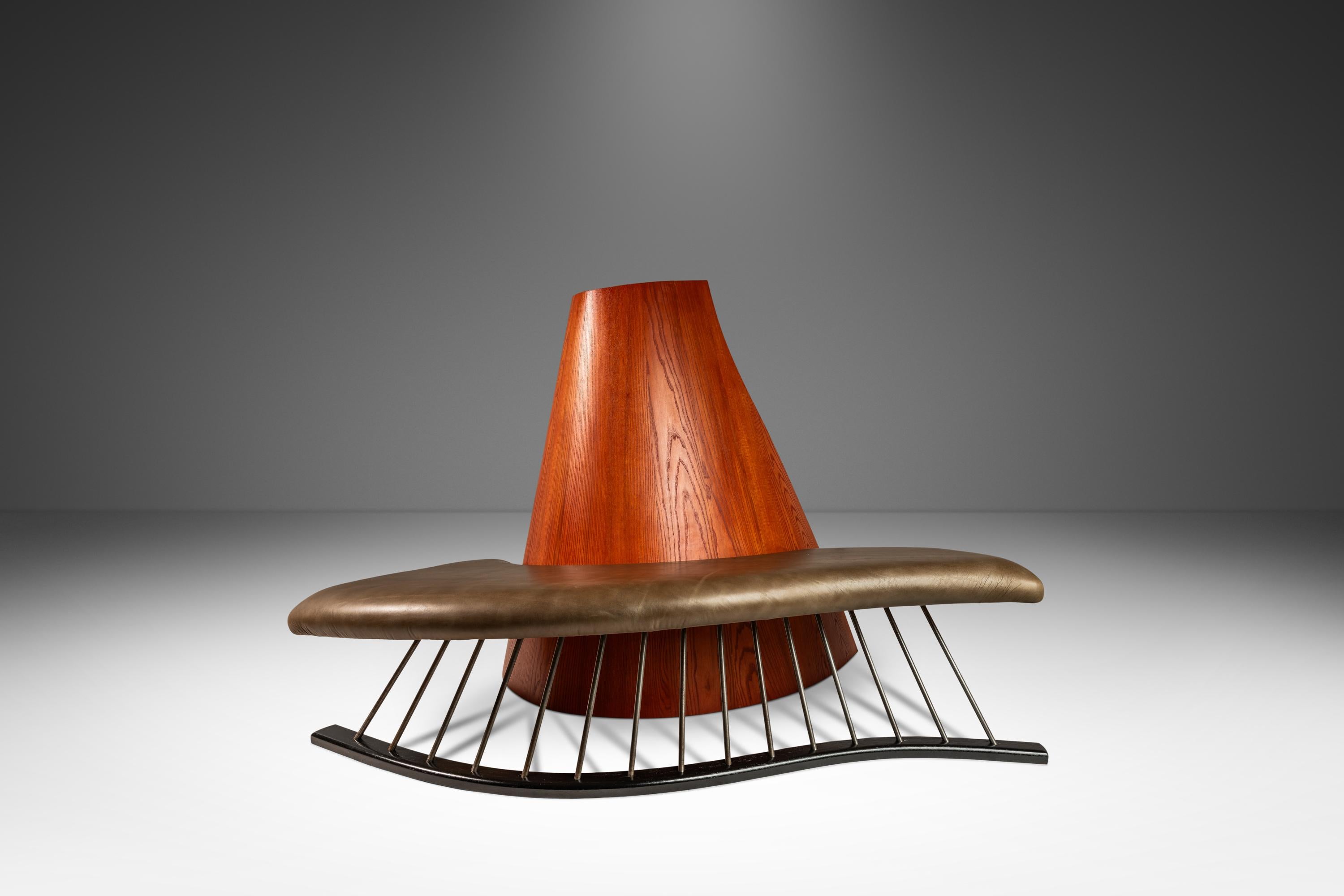 Postmoderne Banc / canapé en chêne et cuir à la manière de Thomas Stender, vers  1980s en vente