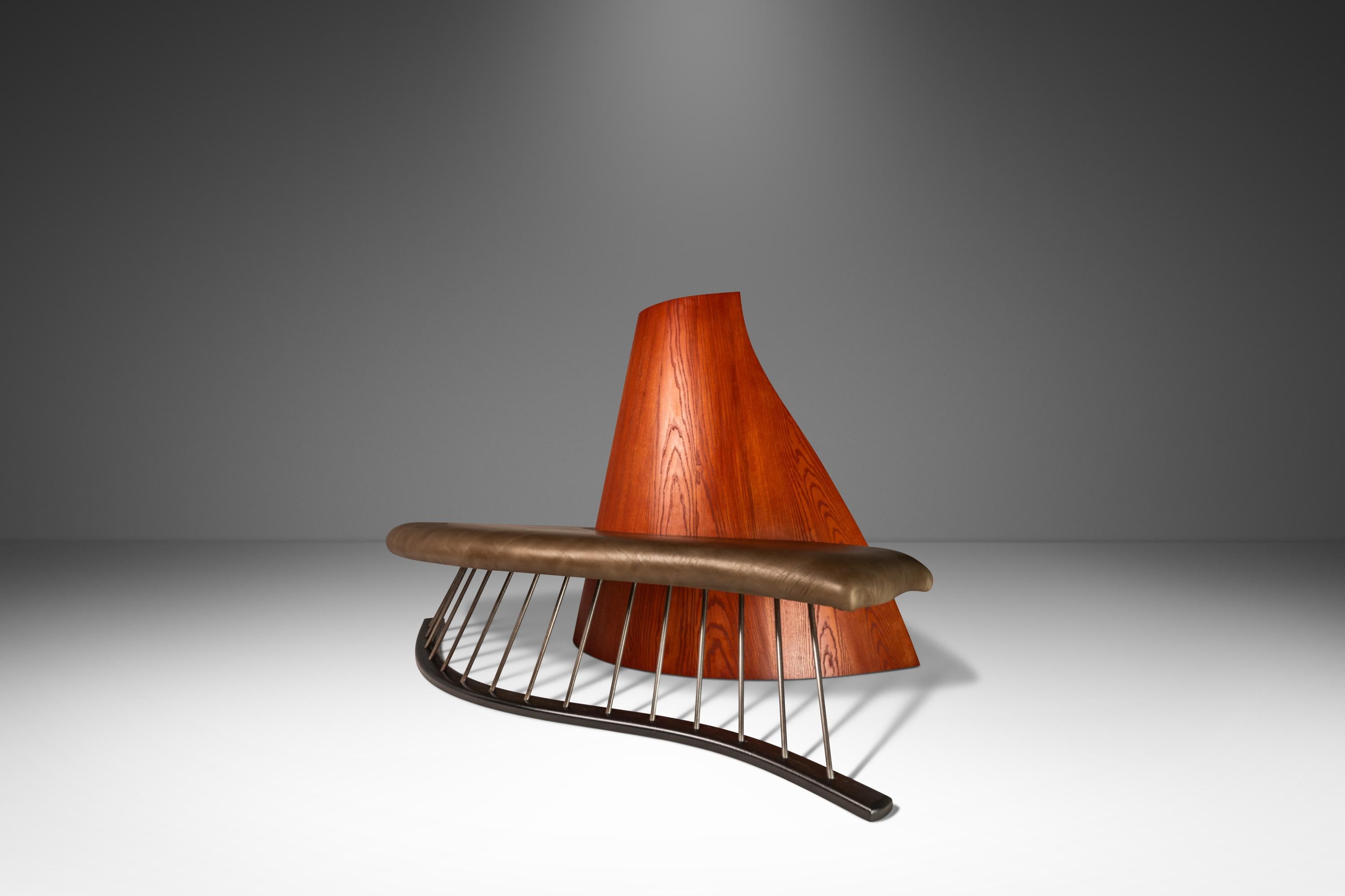 Américain Banc / canapé en chêne et cuir à la manière de Thomas Stender, vers  1980s en vente