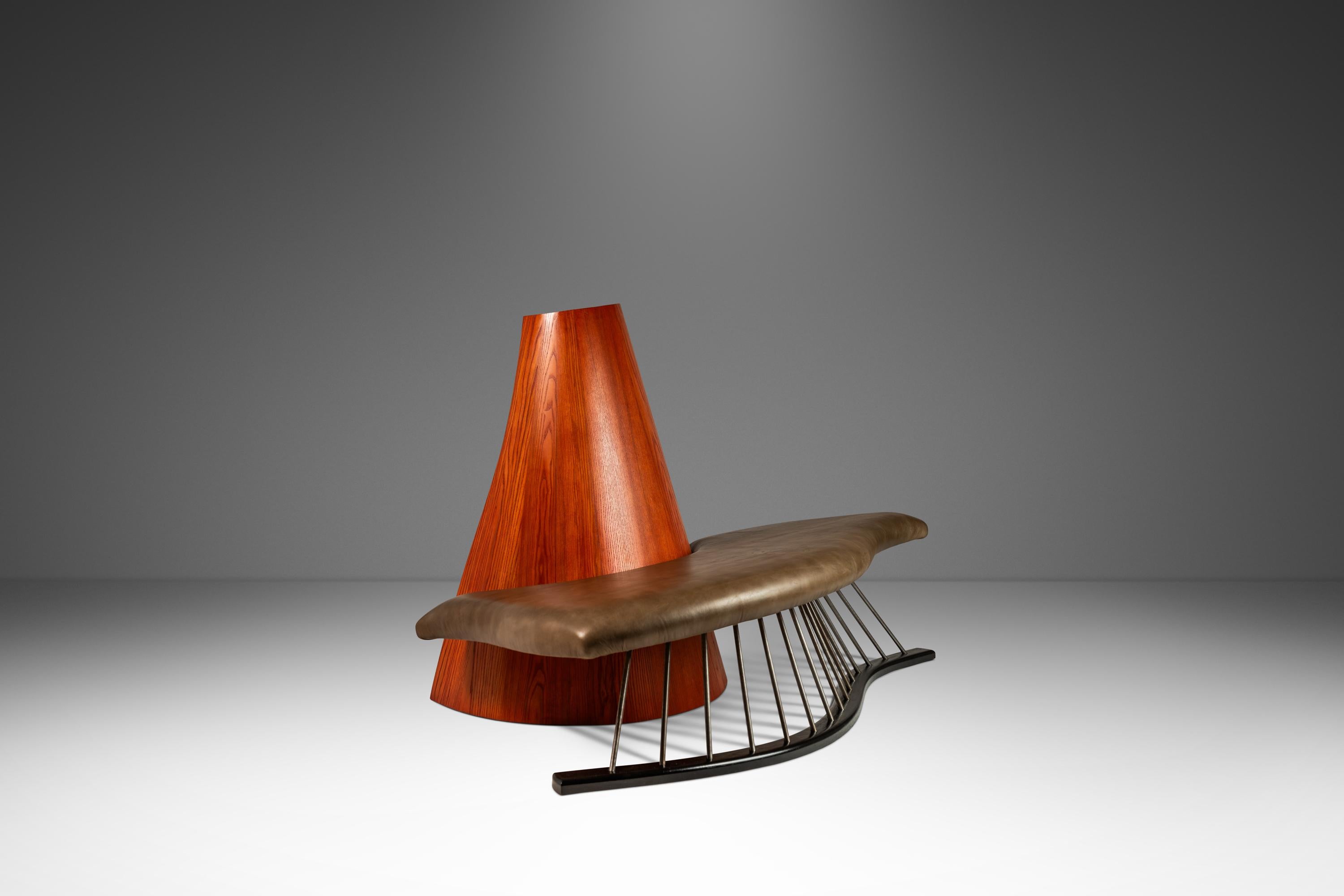 Tissu Banc / canapé en chêne et cuir à la manière de Thomas Stender, vers  1980s en vente