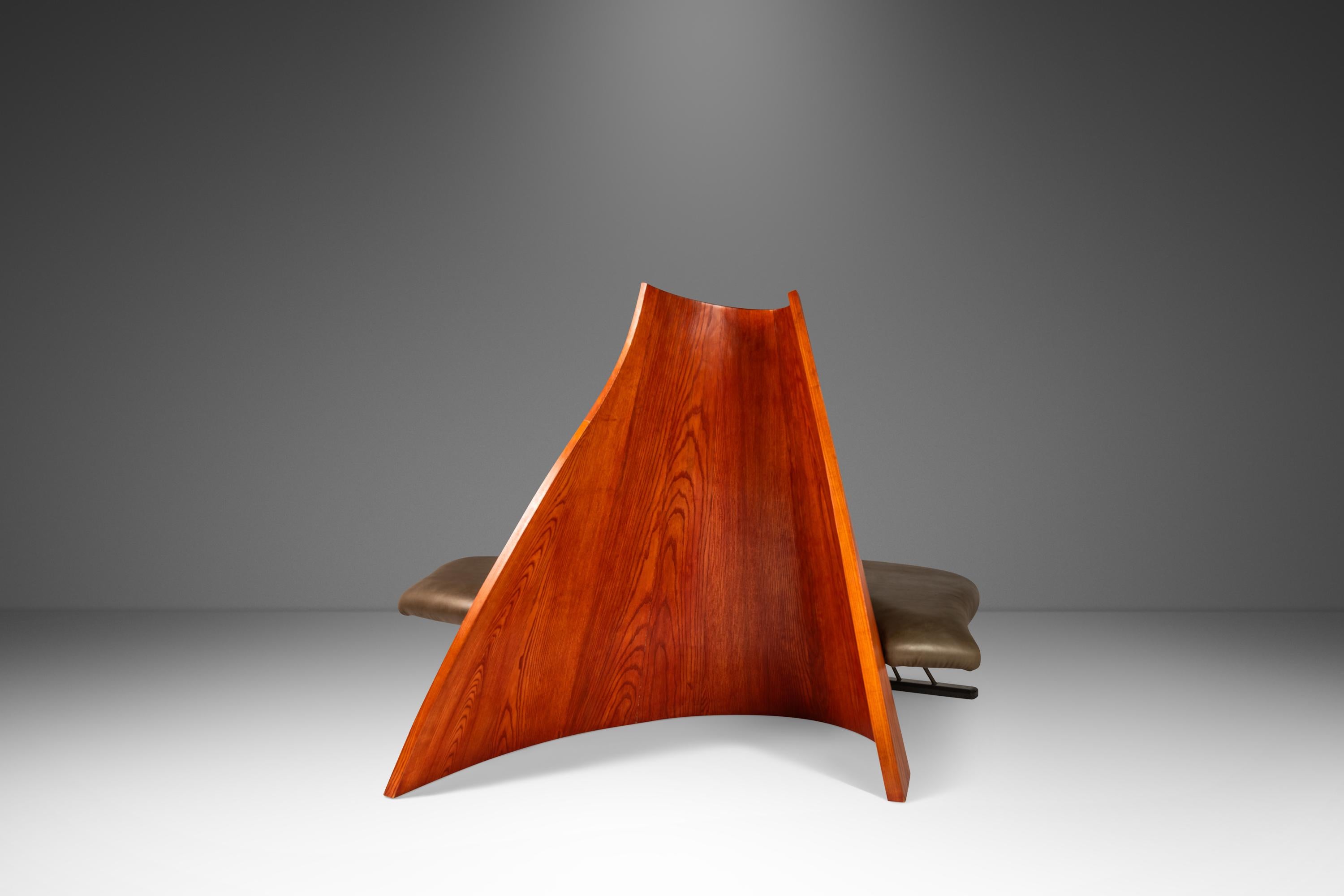 Banc / canapé en chêne et cuir à la manière de Thomas Stender, vers  1980s en vente 2