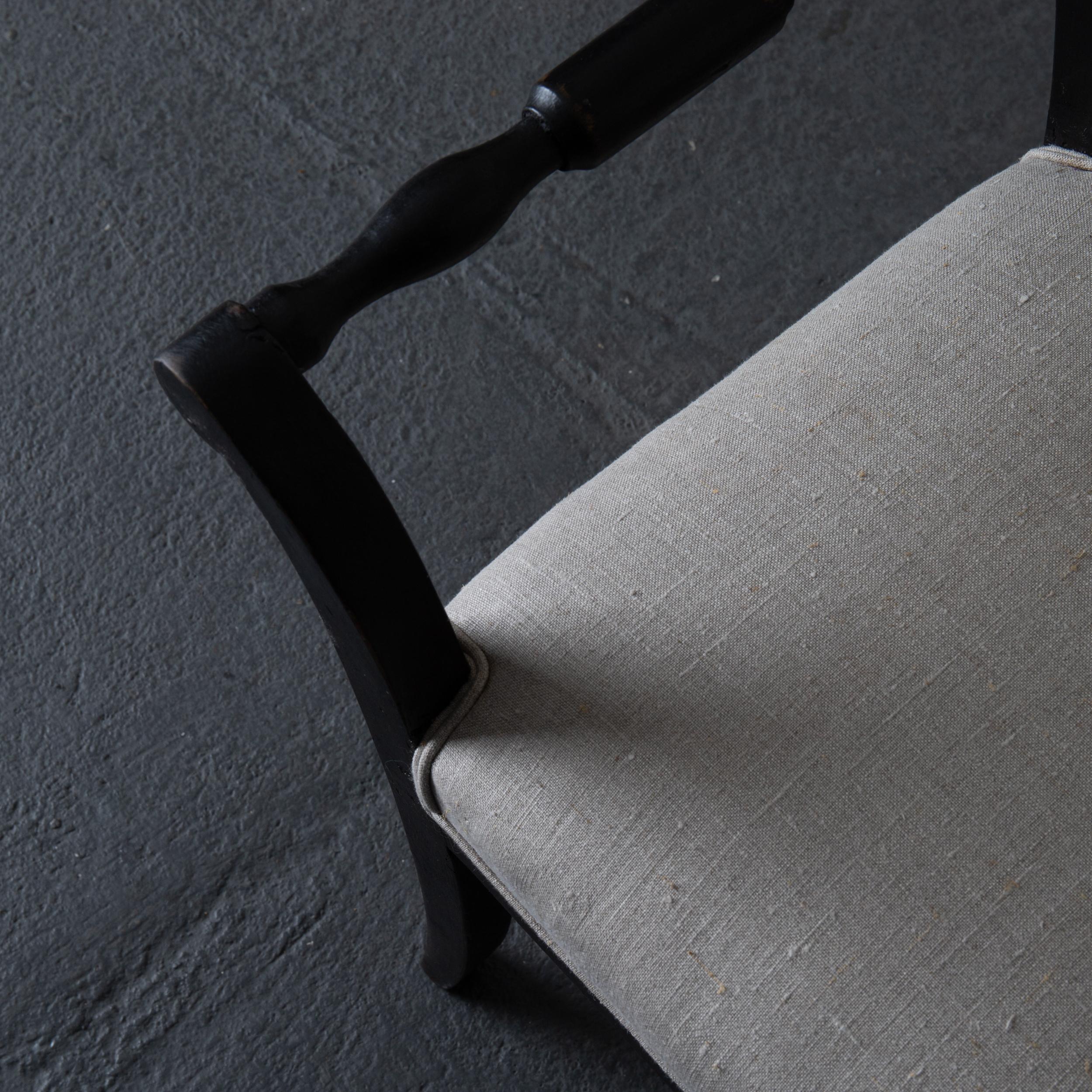 Tabouret de banc suédois en lin noir et beige du 19ème siècle, Suède Bon état - En vente à New York, NY