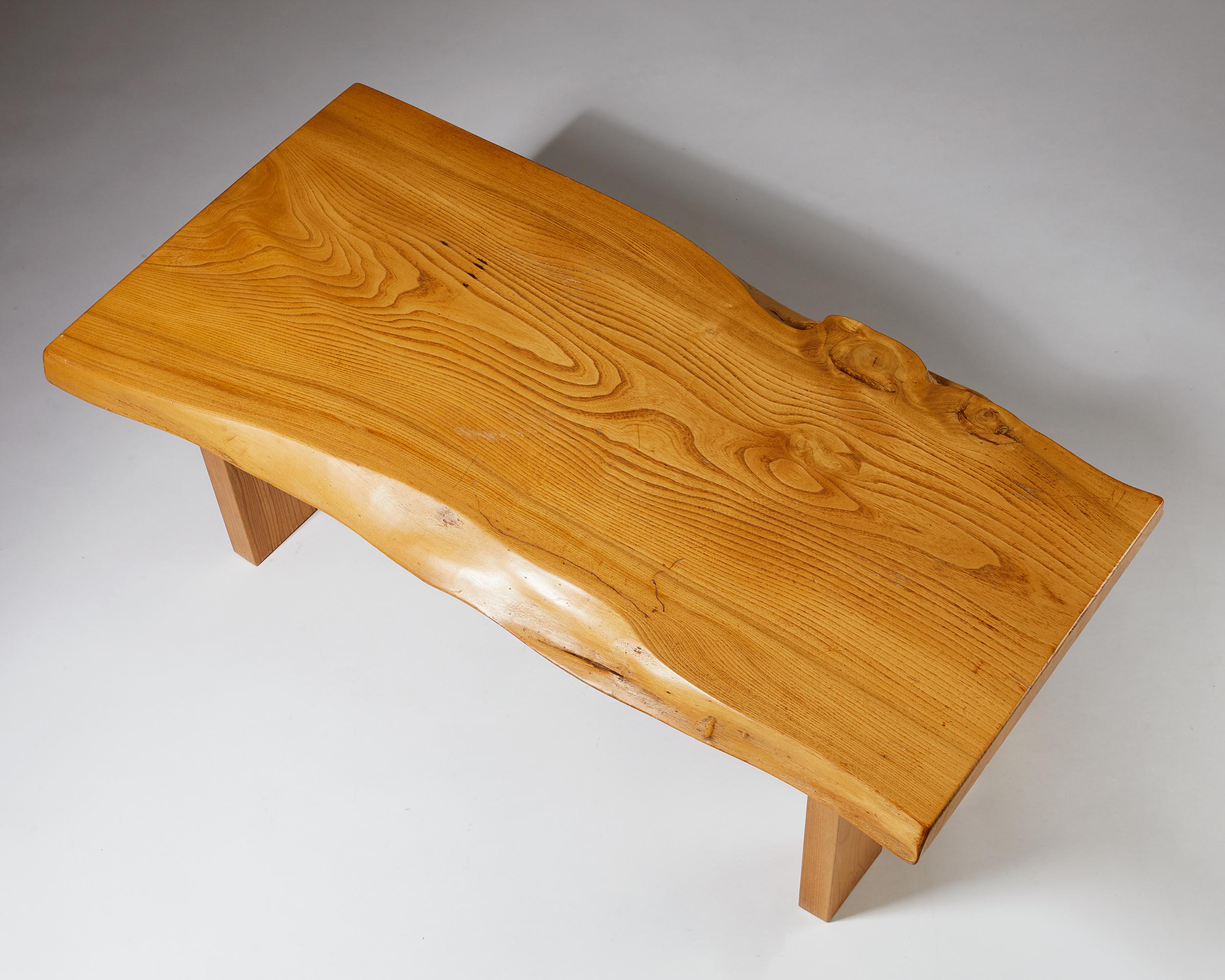 Bench/Table Entworfen von Sigvard Nilsson für Söwe-konst, Schweden. 1970er Jahre (Ulmenholz) im Angebot