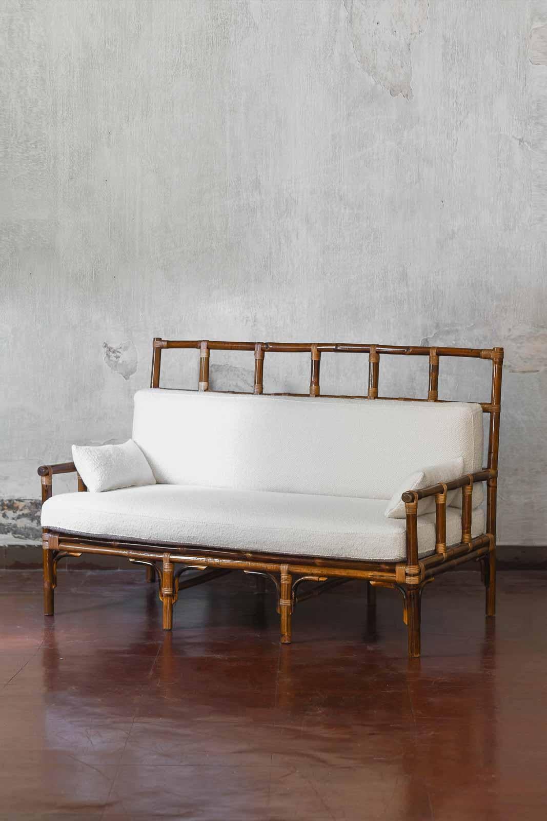 Banc à haut dossier Edizioni Molto avec reliures en cuir et coussins en tissu Dedar - 