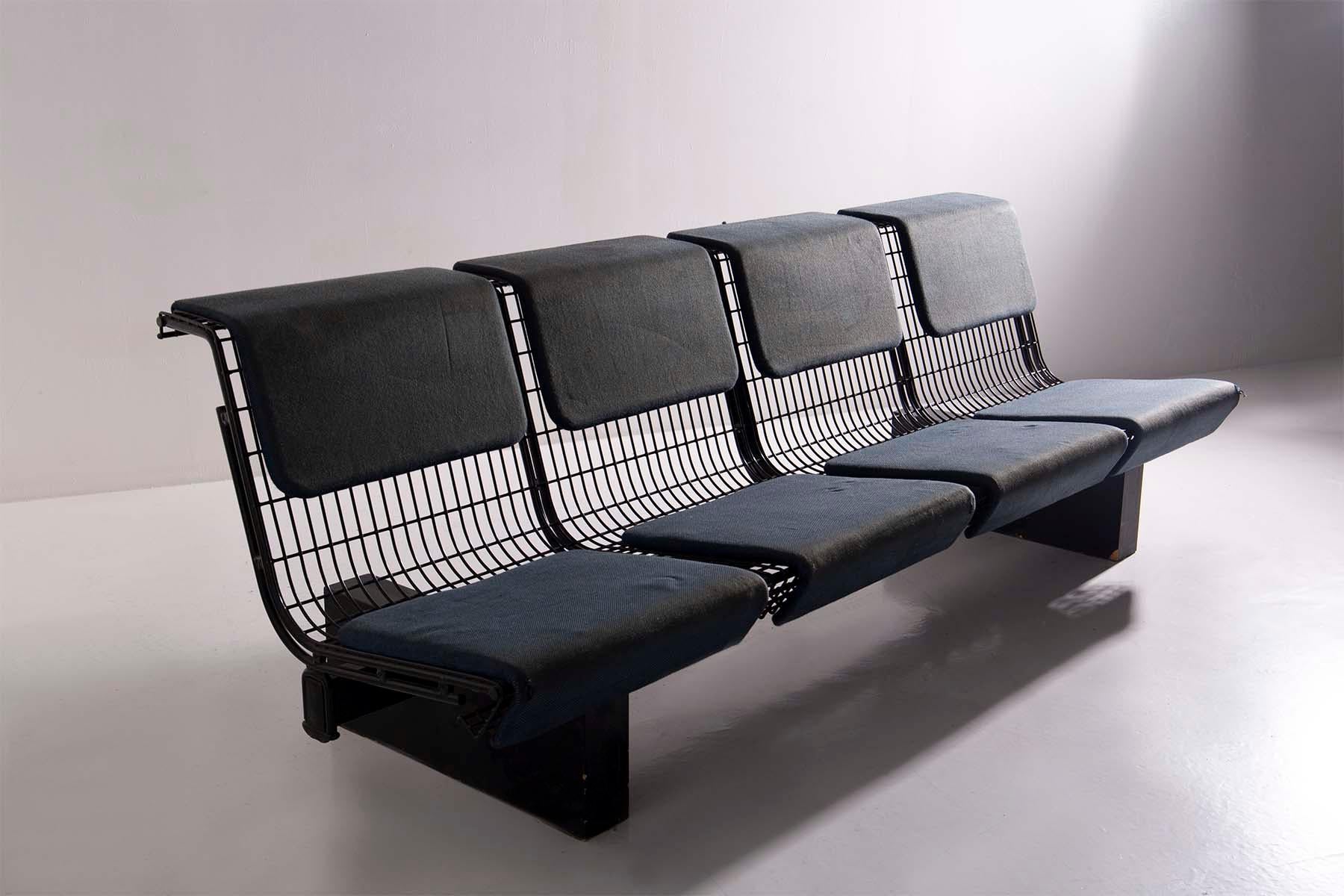 This extraordinary bench with seats, born from the creativity of Osvaldo Borsani for the acclaimed Tecno company of the 1980s, represents a true symbol of Italian excellence in the field of design. Osvaldo Borsani, a renowned Italian designer,