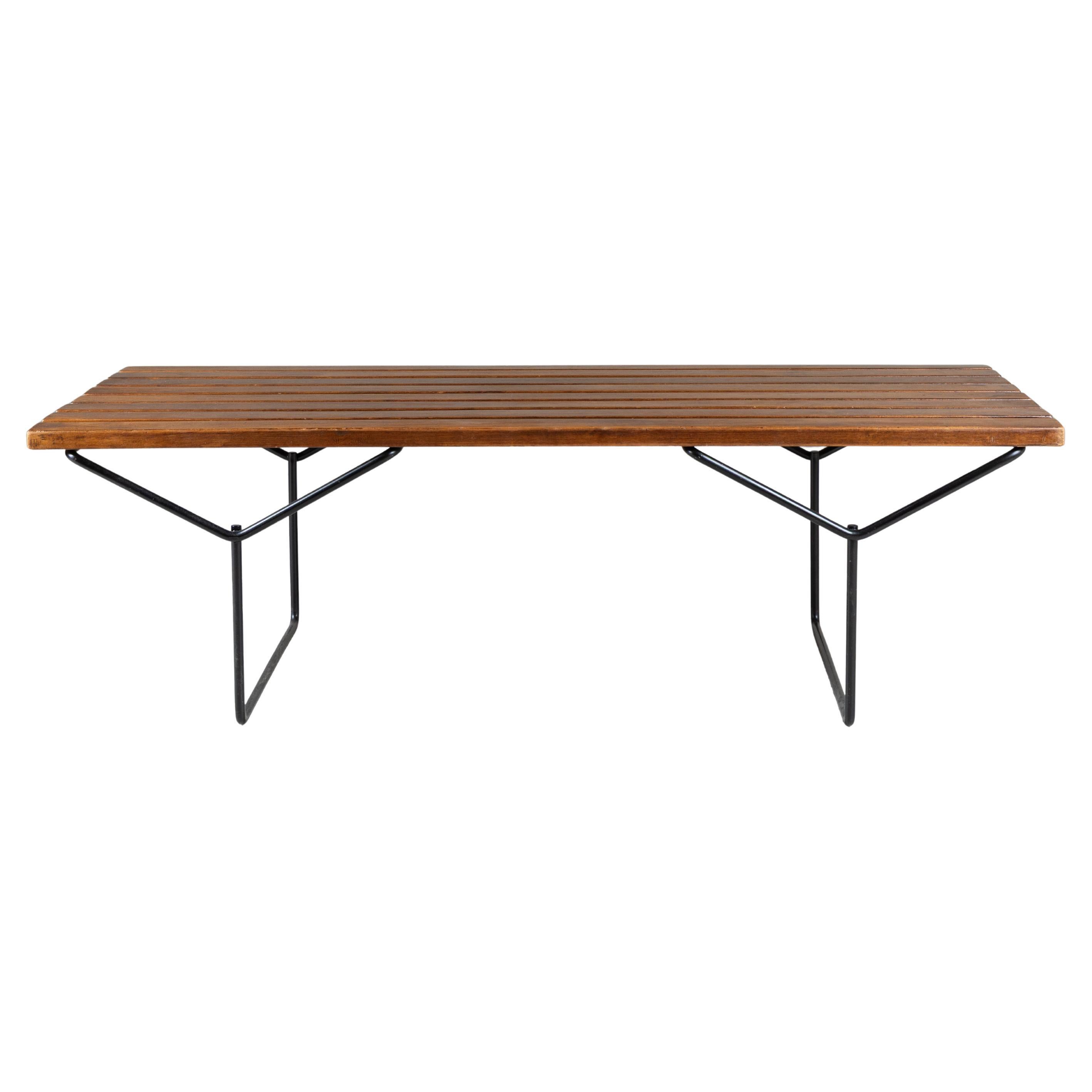Bank mit Holzlatten und Metallgestell, Harry Bertoia Bank mit Holzlatten im Angebot