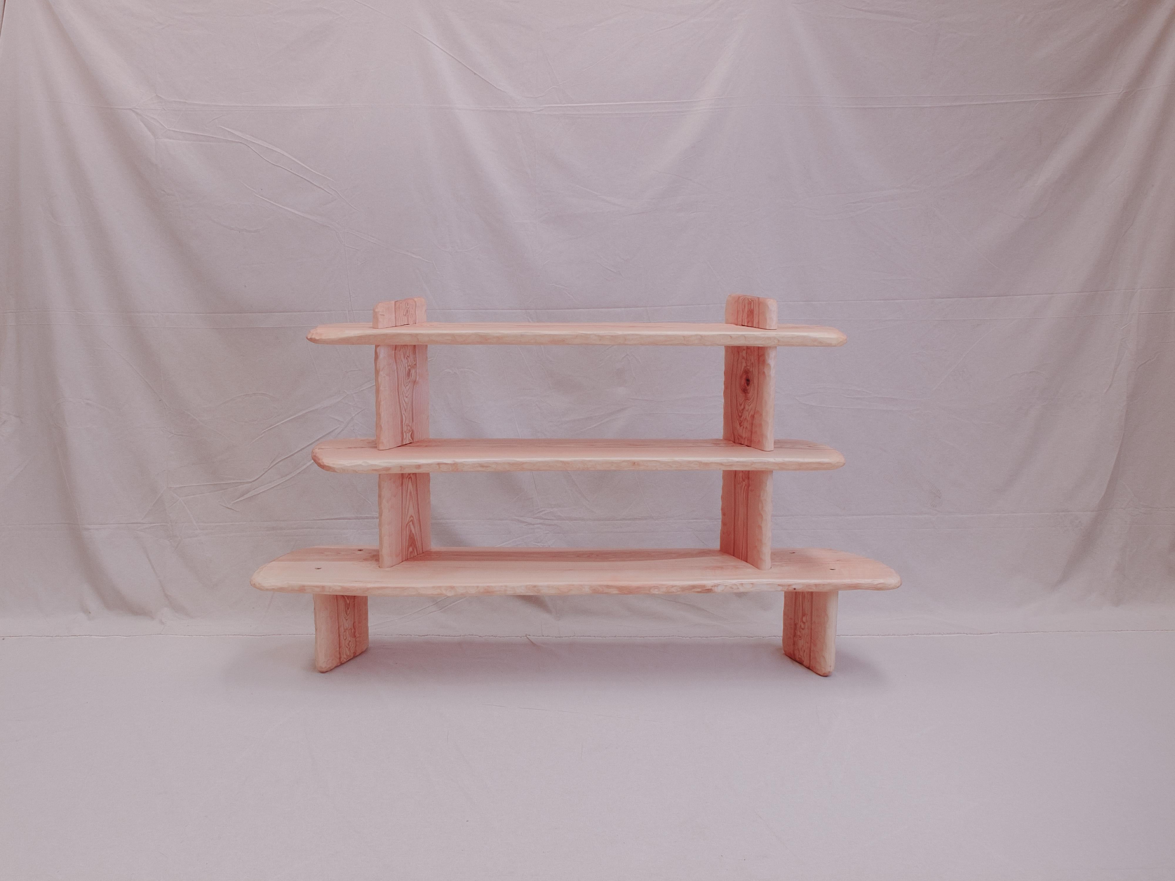 Libreria a mezza altezza in frassino massiccio europeo Benchary di Marco Calhau
Dimensioni: D 40 x L 140 x H 90 cm.
Materiali: Legno massiccio di frassino europeo.

Tutti i pezzi sono fatti a mano e su ordinazione nel nostro laboratorio di Zaragoza,