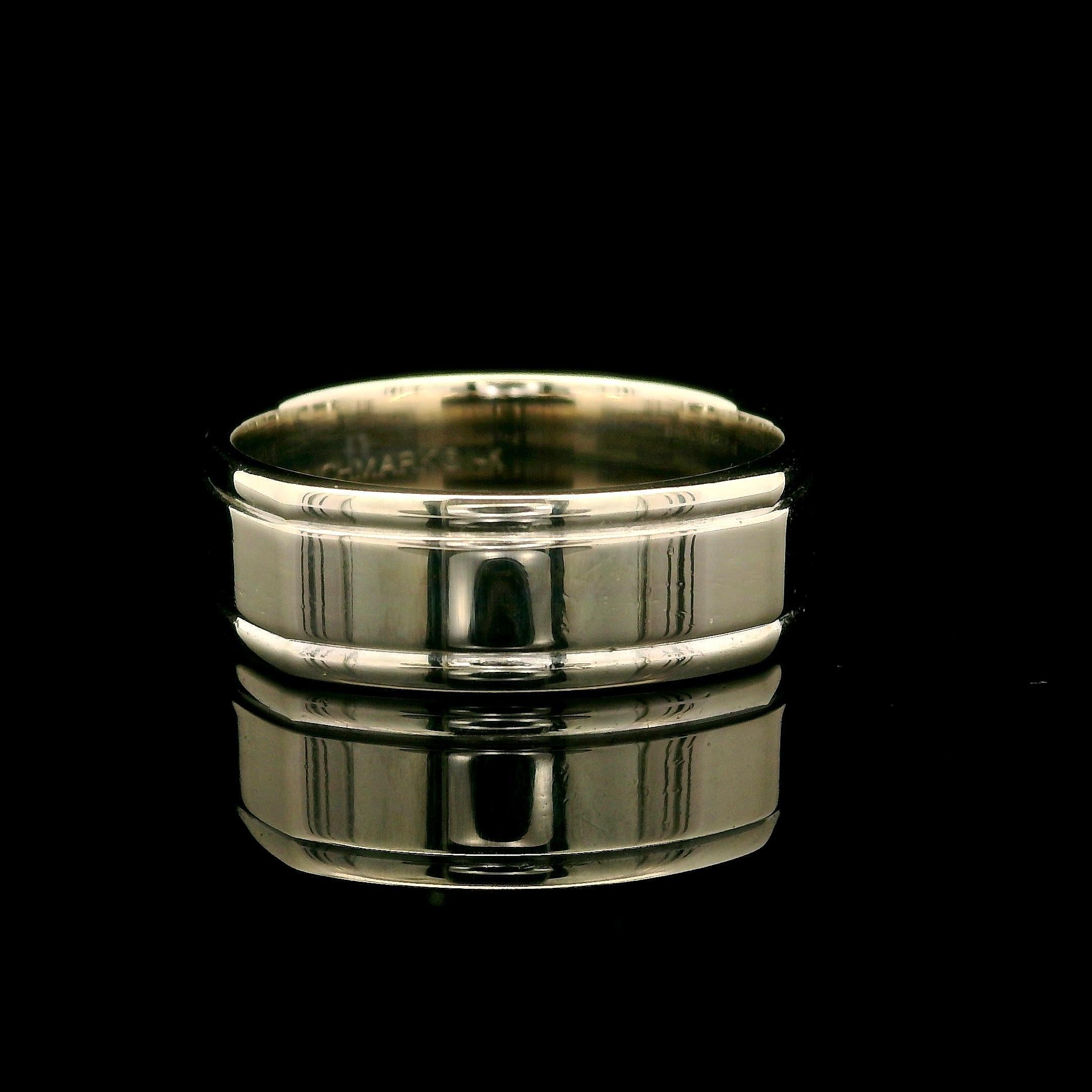 Material: Oro blanco macizo de 14 quilates
Peso: 8,51 gramos
Tamaño del anillo: 10.0 (Ajustado en un dedo. NO podemos personalizar el tamaño de este anillo)
Ancho de banda: 6,8 mm (0,27