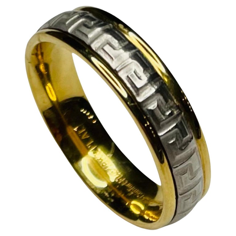 Benchmark 18K Yellow Gold and Platinum Comfort Fit Wedding Band For Sale at 1stDibs