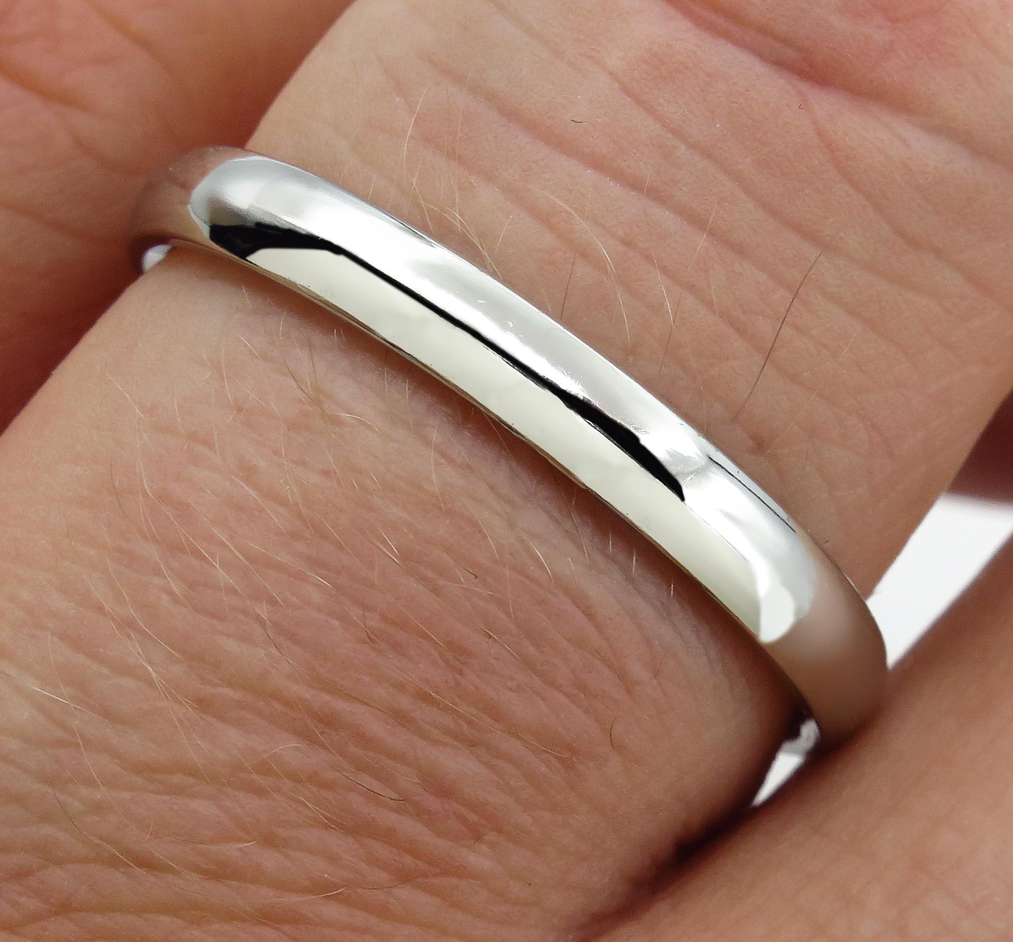 Women's or Men's Benchmark Solid Platinum 950 Plain Wedding Band Ring Comfort Fit For Sale