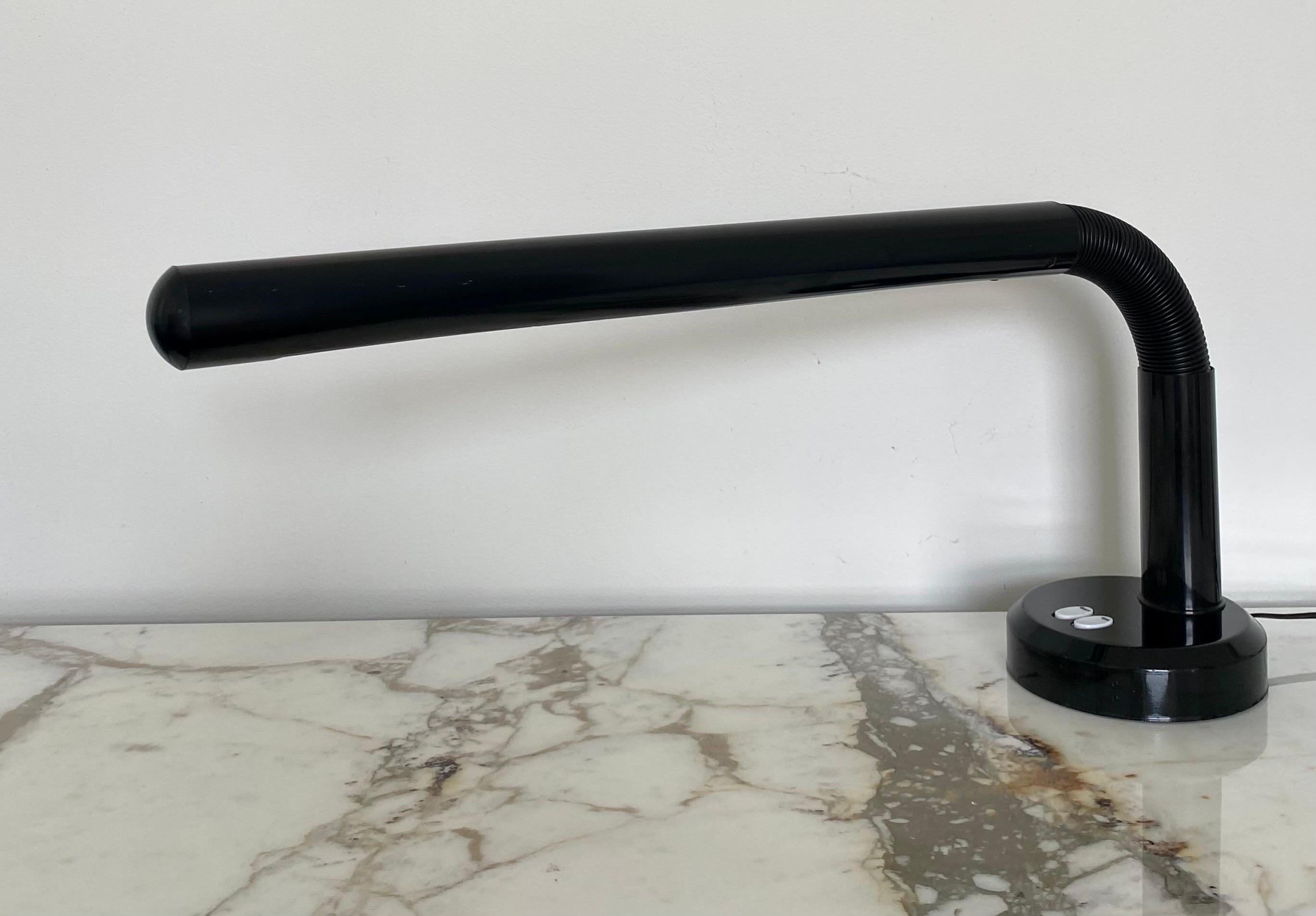 Bendable Post Modern Tube Desk Task Lamp in the Style of Anders Pehrson, 1980's  In Good Condition For Sale In Lambertville, NJ