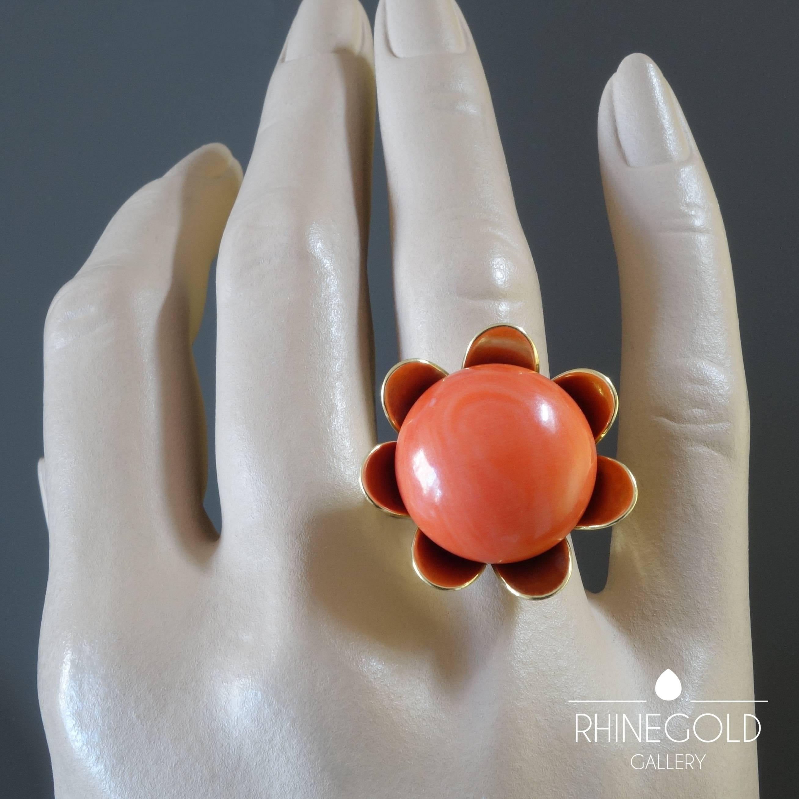Women's Bender German Modernist Salmon Coral Gold Stylized Flower Cocktail Ring