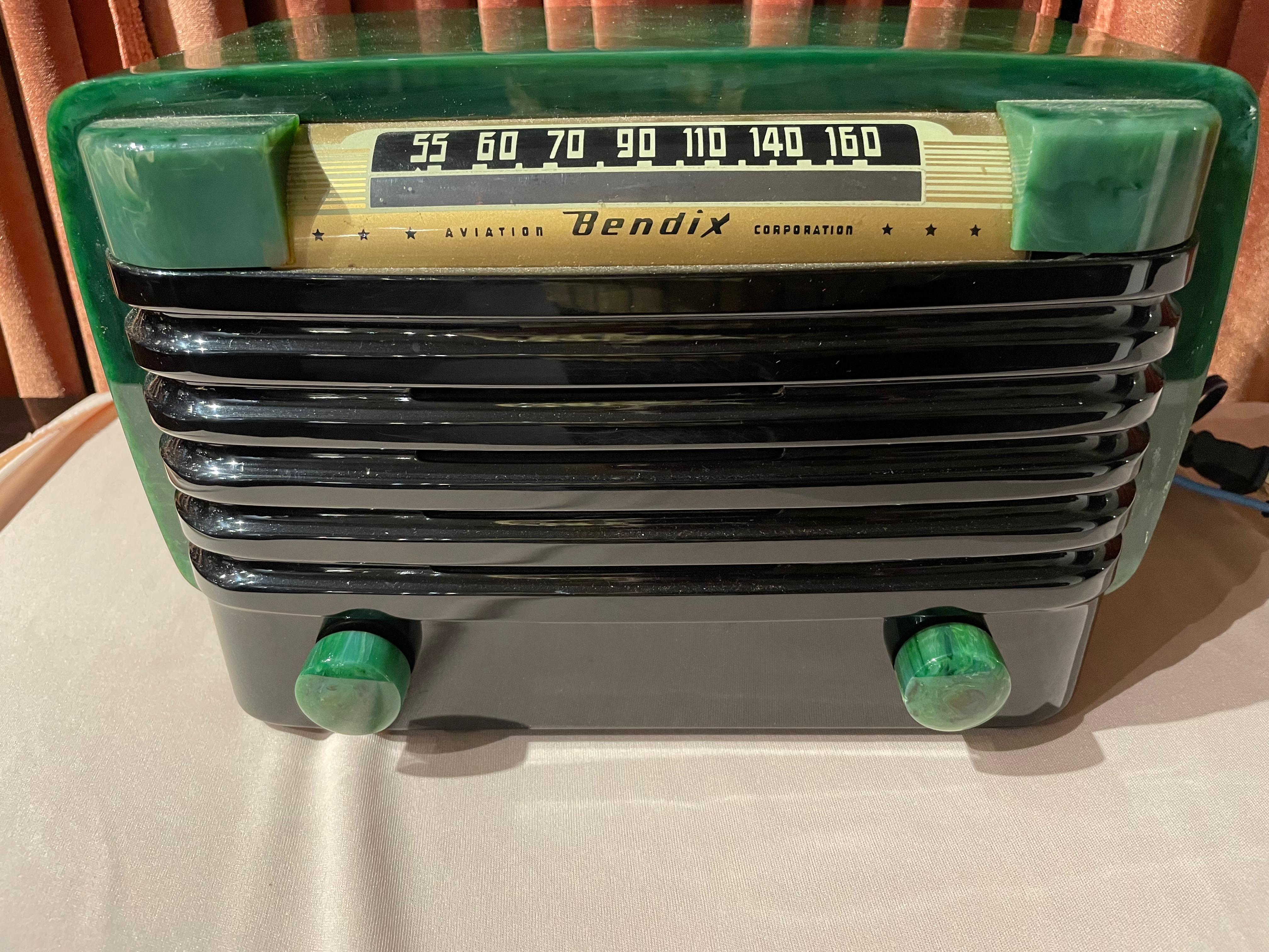 Mid-20th Century Bendix 526C Catalin Radio in Bright Jadeite Green wIntense Marbleizing Bluetooth