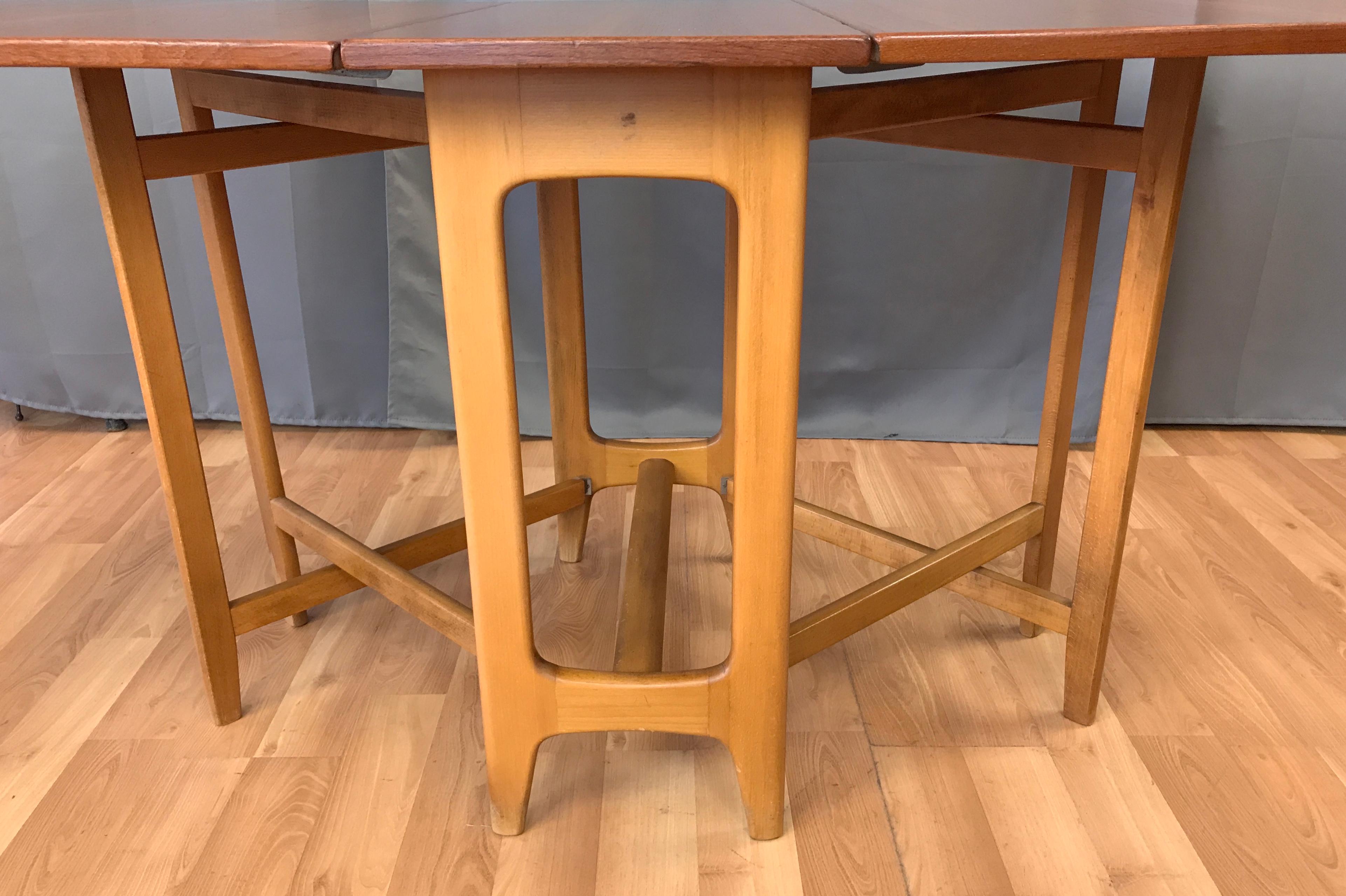 Bendt Winge Designed Drop-Leaf Dining Table for Kleppe Møbelfabrik 4