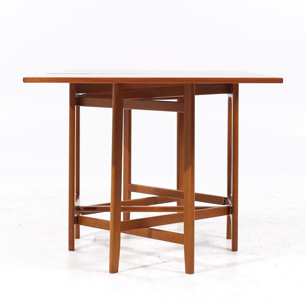 Mid-Century Modern Bendt Winge for Kleppe Møbelfabrikk Mid Century Drop Leaf Dining Table For Sale