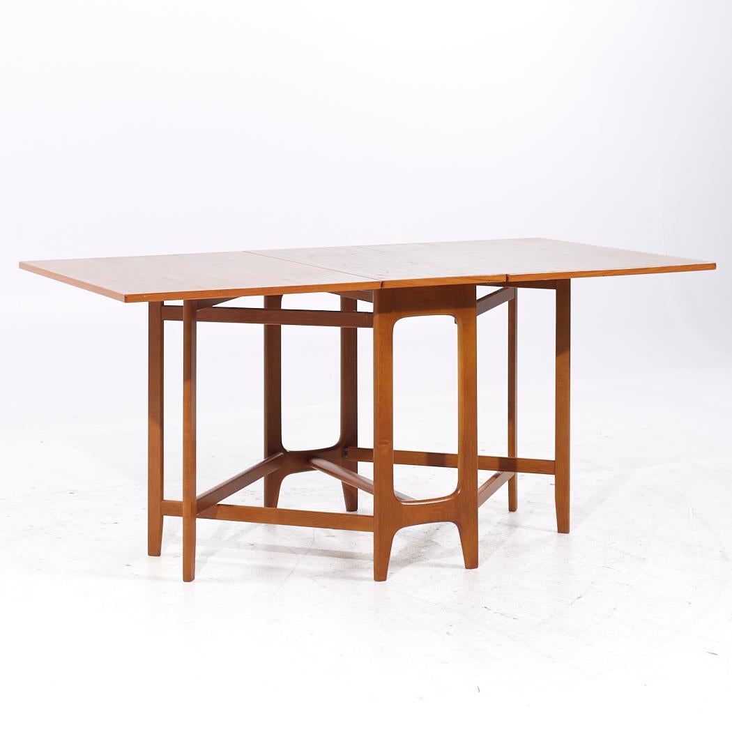 Late 20th Century Bendt Winge for Kleppe Møbelfabrikk Mid Century Drop Leaf Dining Table For Sale