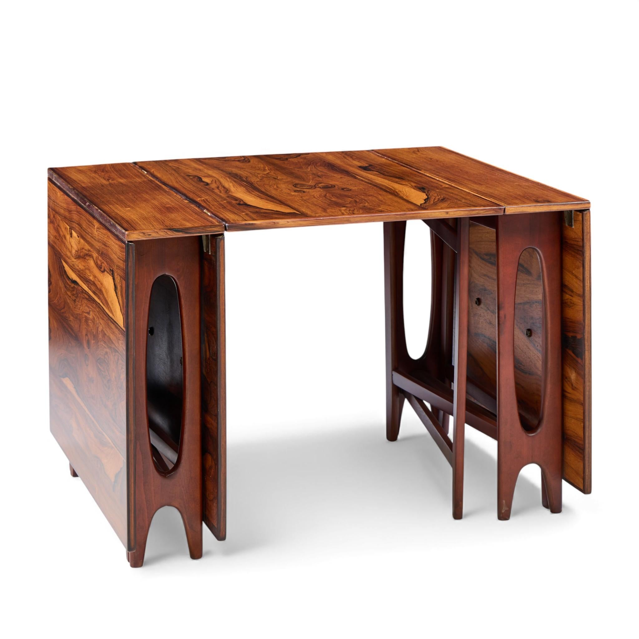 Norvégien Table de salle à manger en palissandre norvégien du Micentenaire Bendt Winge - Paire en vente