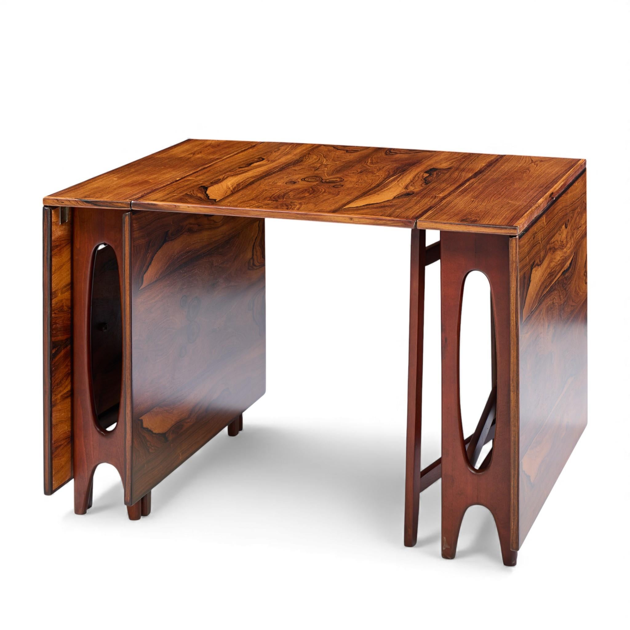 20ième siècle Table de salle à manger en palissandre norvégien du Micentenaire Bendt Winge - Paire en vente