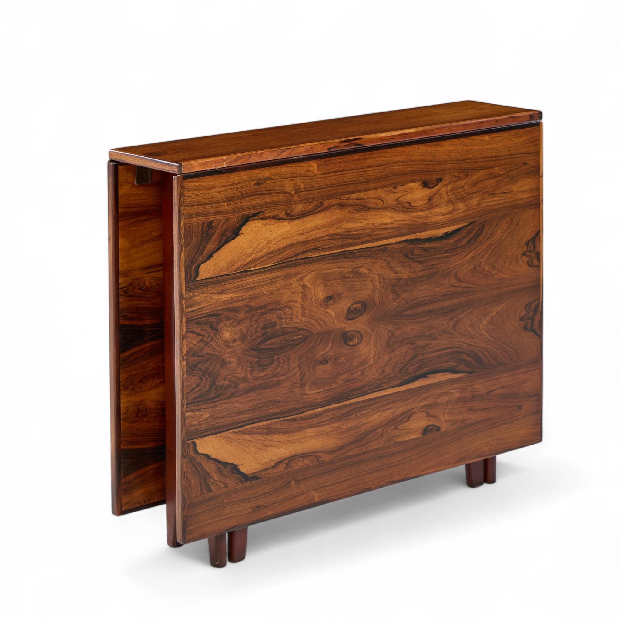 Norvegese Tavolo da pranzo in palissandro norvegese di metà secolo di Bendt Winge a foglie cadenti in vendita