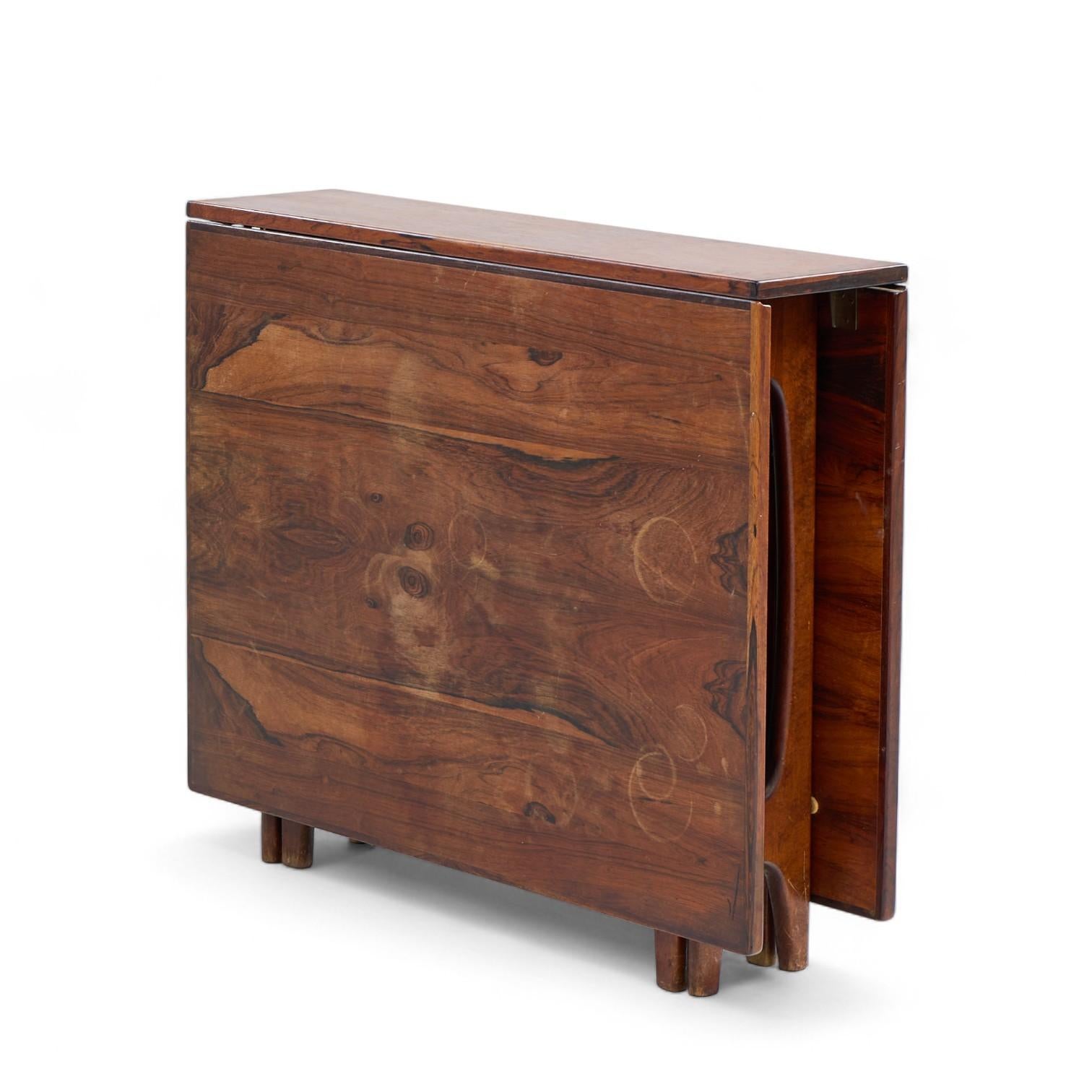 20ième siècle Bendt Winge Mid Century Norwegian Rosewood Drop-Leaf Table de salle à manger en palissandre en vente