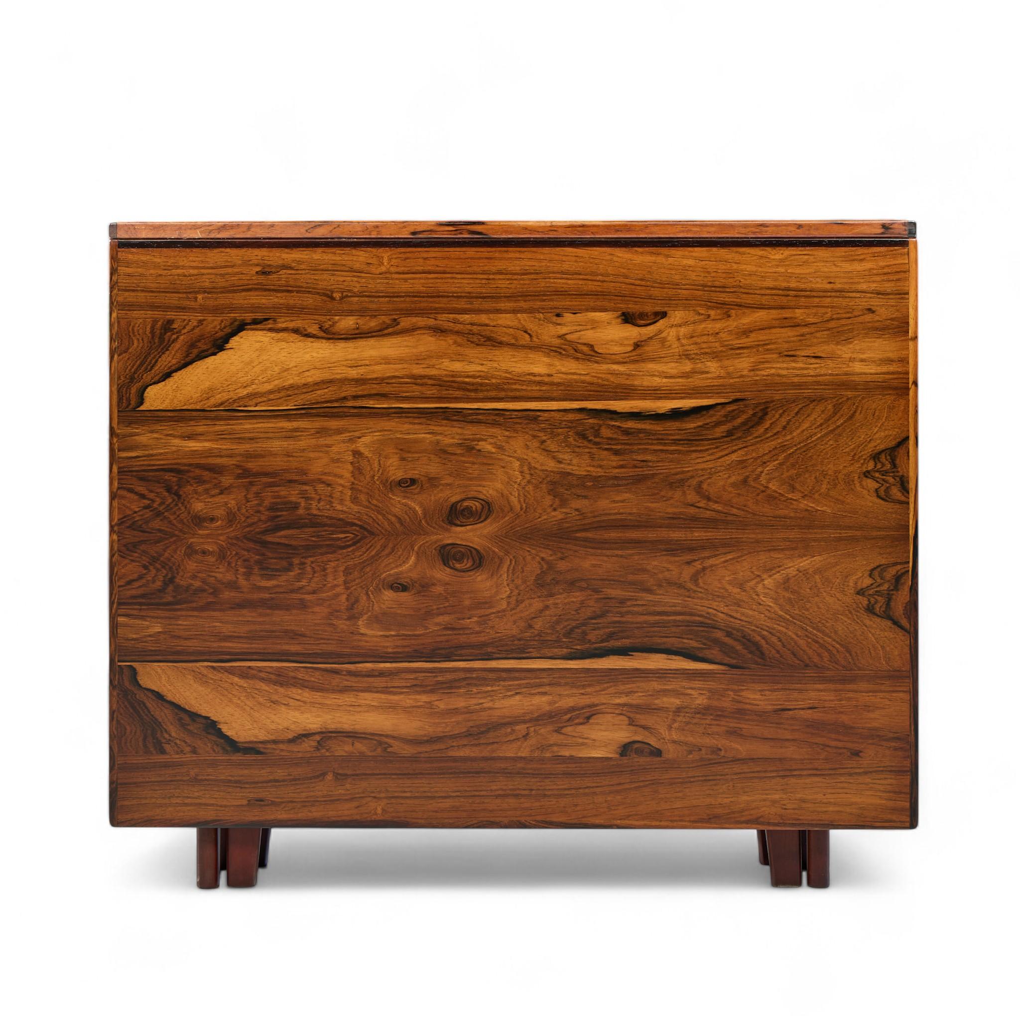 Palissandro Tavolo da pranzo in palissandro norvegese di metà secolo di Bendt Winge a foglie cadenti in vendita