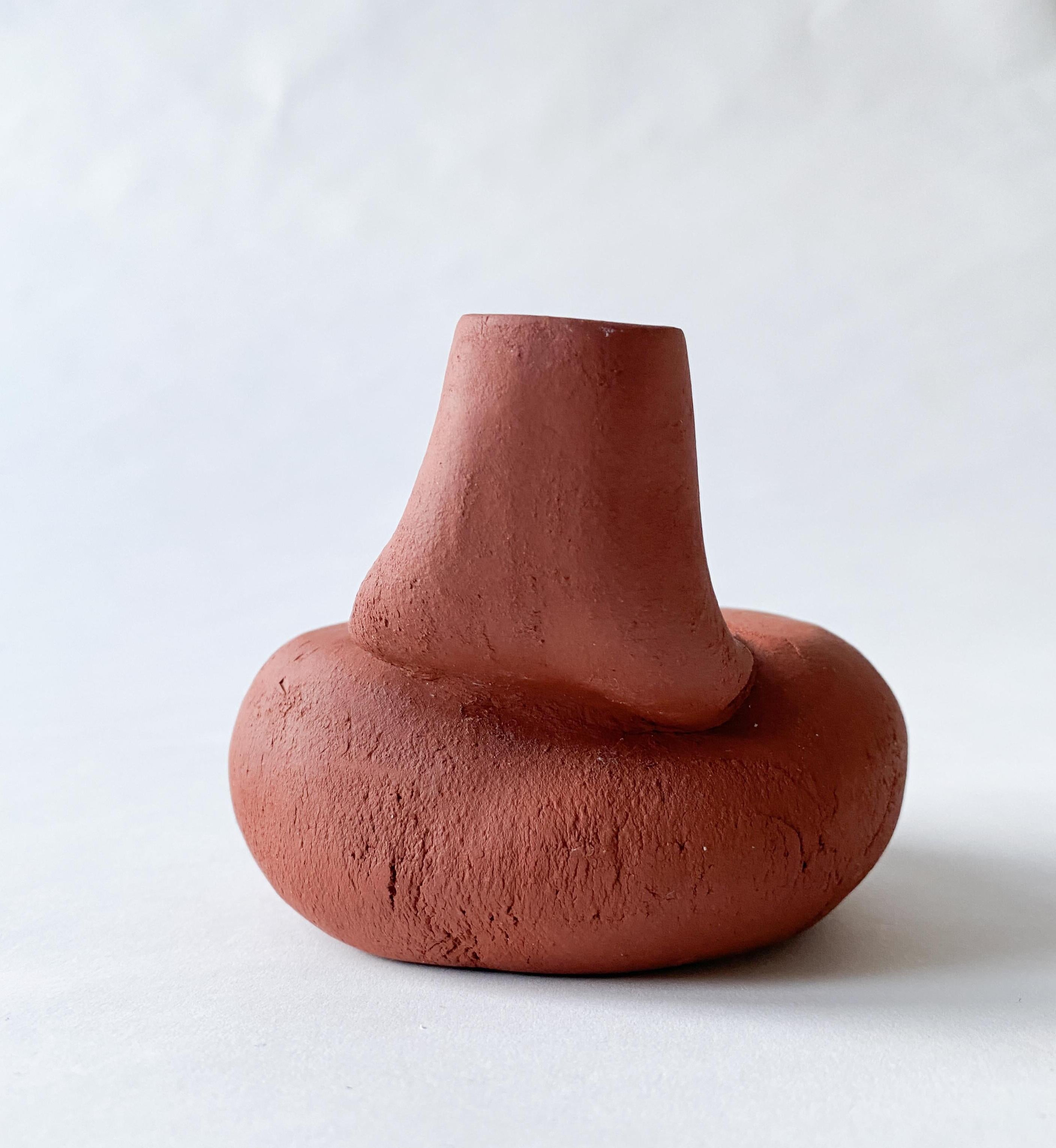 Moderno Beneath The Radiator III Decorative Ceramic Vase by Lillian Tørlen in vendita