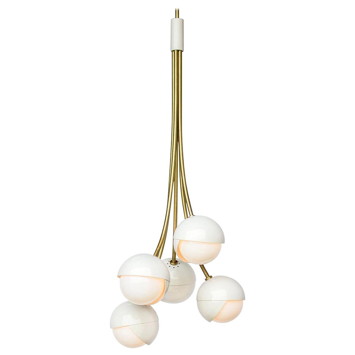 Lampadario Benedict Bloom con dettagli in ottone biondo e verniciato a polvere