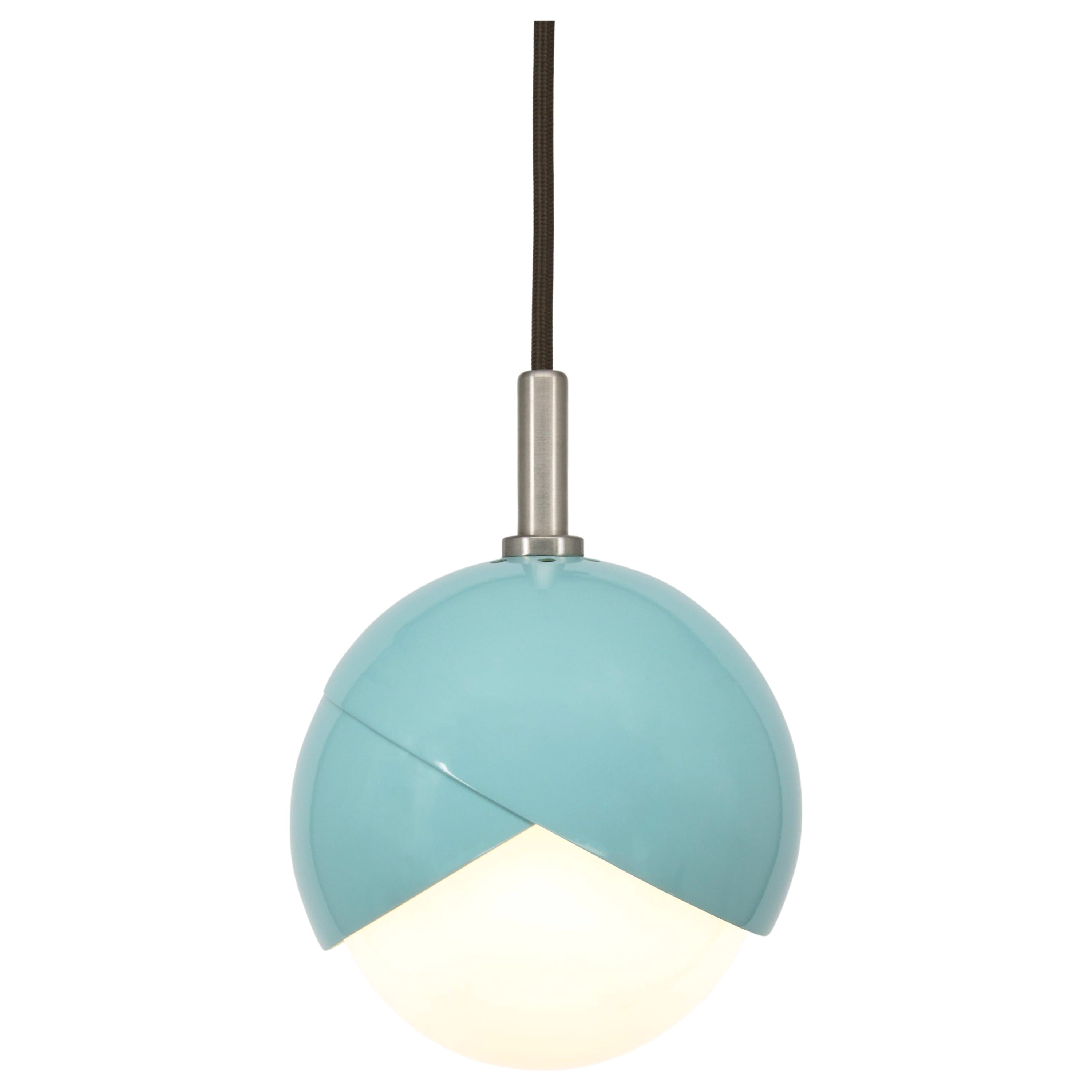 Lampe à suspension Benedict en manteau en poudre sarcelle, nickel satiné, 9 pouces de diamètre