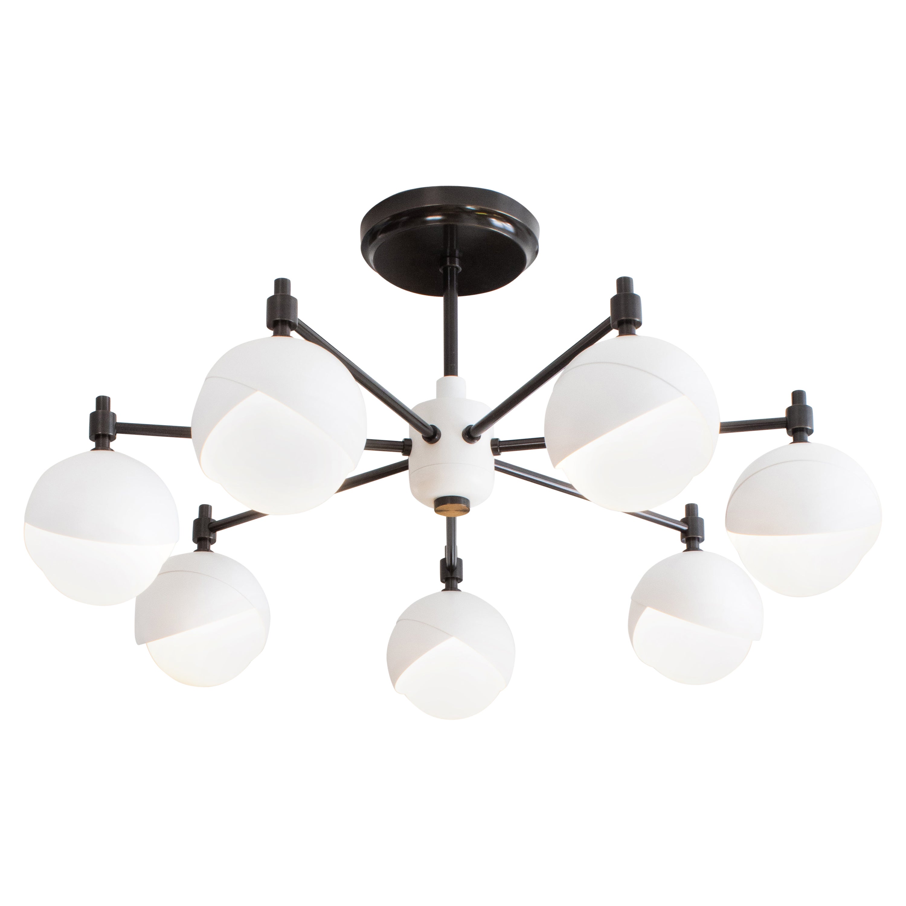 Lustre Benedict à sept lumières en manteau en poudre blanc mat et laiton noirci en vente