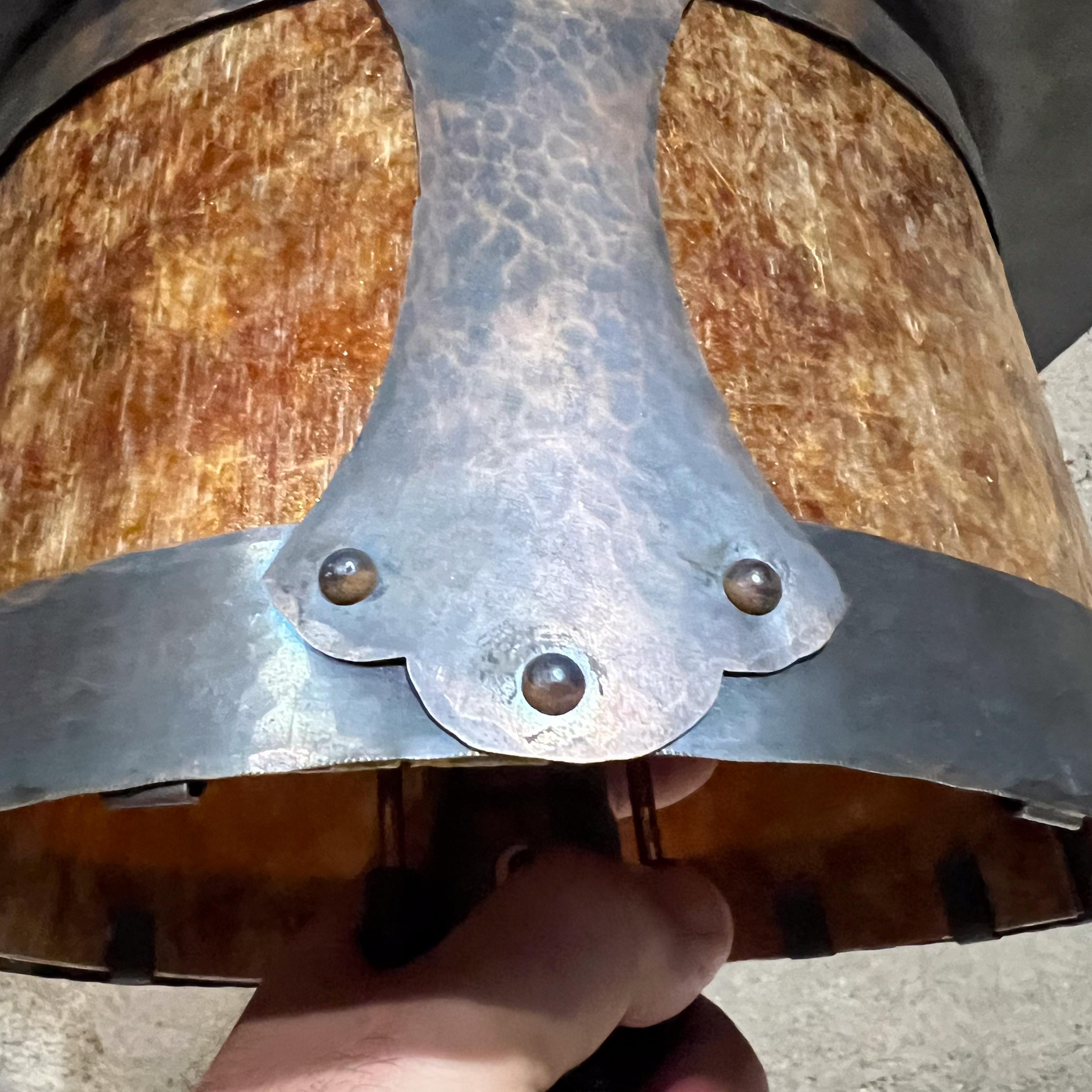 Lampe de table Arts and Crafts des studios Benedict Hammered en vente 4
