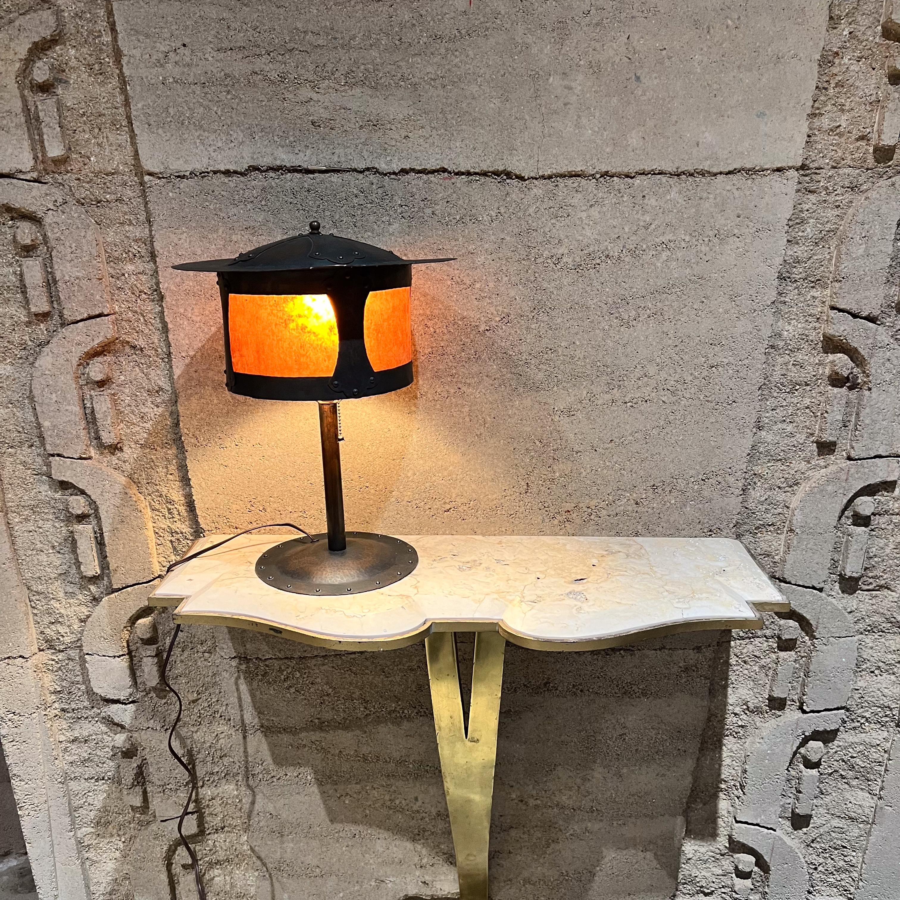 Lampe de table Arts and Crafts des studios Benedict Hammered en vente 6