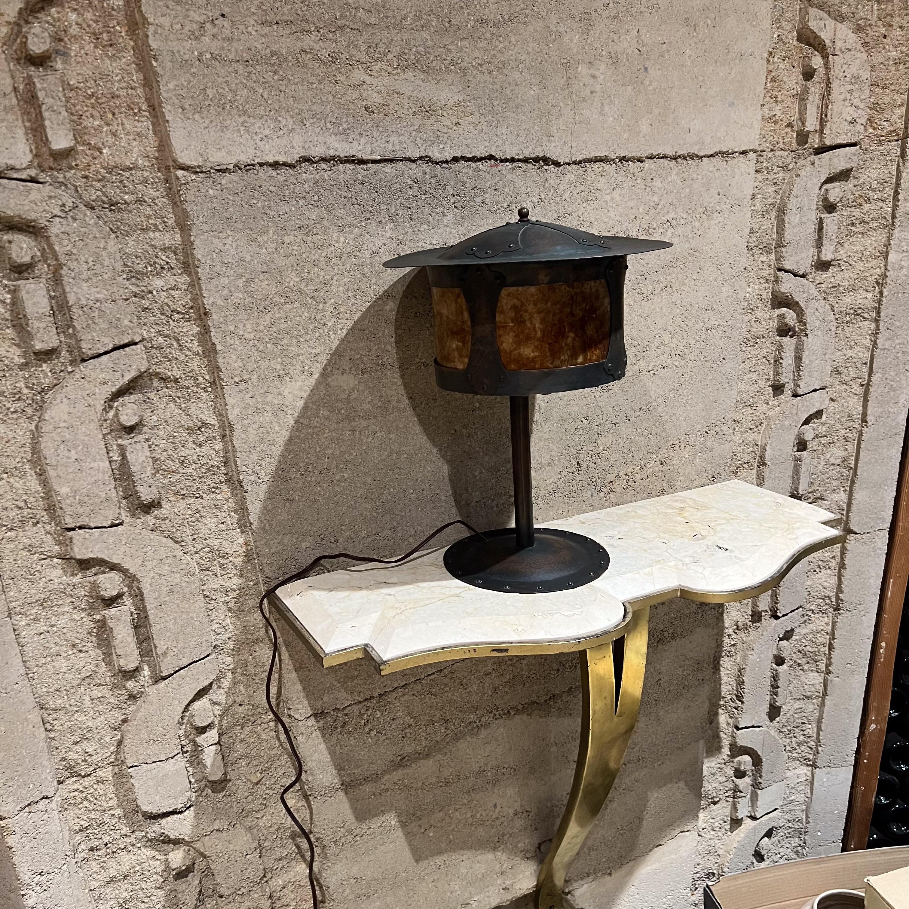 Lampe de table Arts and Crafts des studios Benedict Hammered en vente 1
