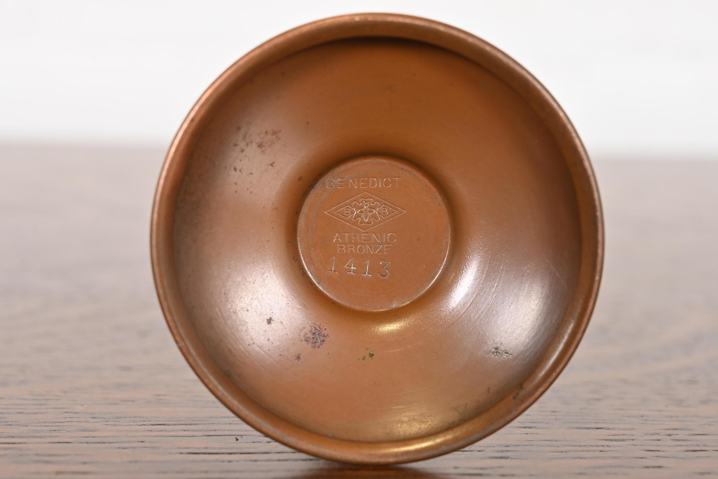 Bronzo Vaso a bocciolo in bronzo di Benedict Studio A in vendita