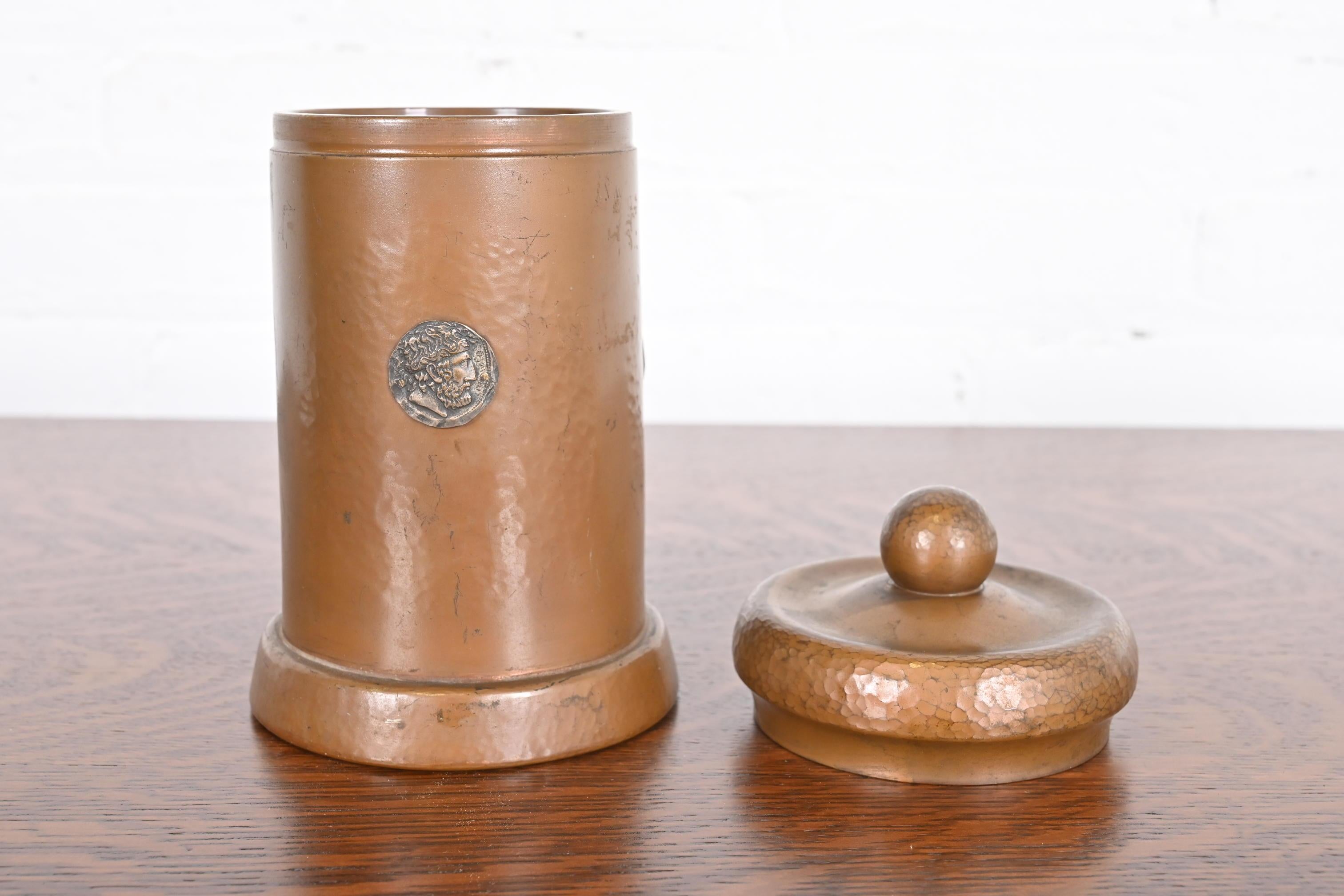 Humidor in rame martellato di Studio A, circa 1910 in vendita 5