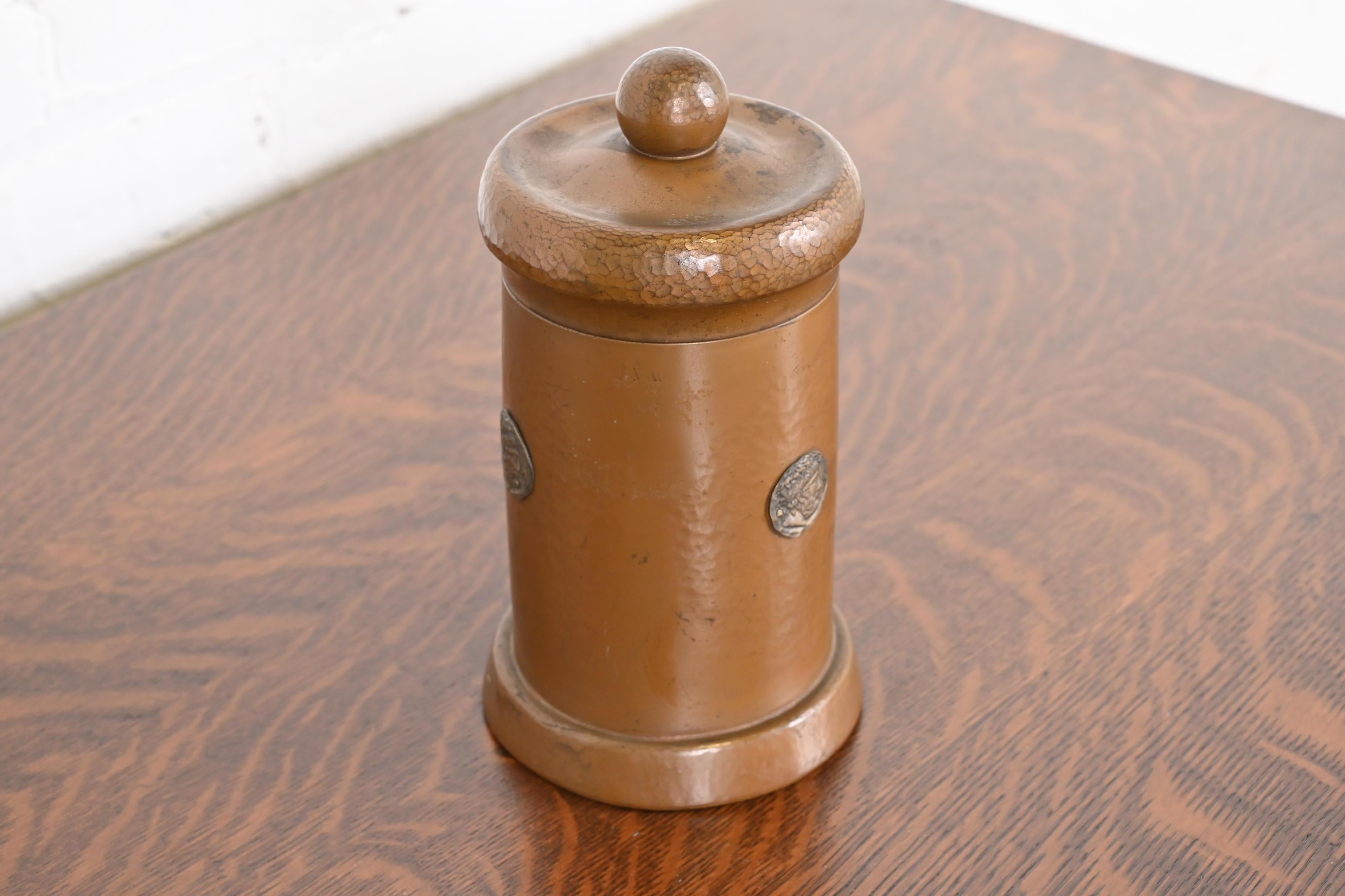 Argento Humidor in rame martellato di Studio A, circa 1910 in vendita