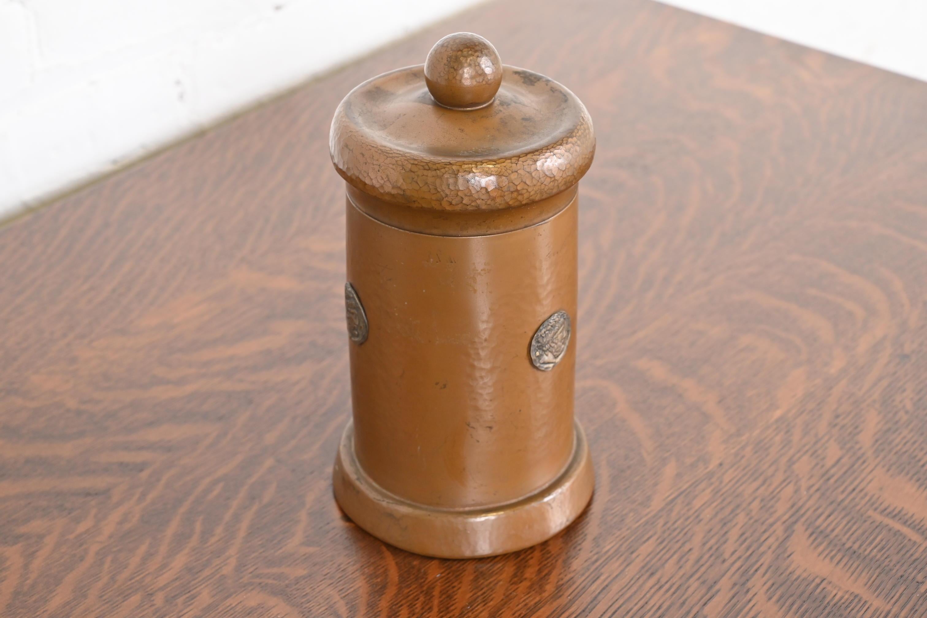 Silver Benedict Studios Arts & Crafts Hammered Copper Humidor, Circa 1910 For Sale