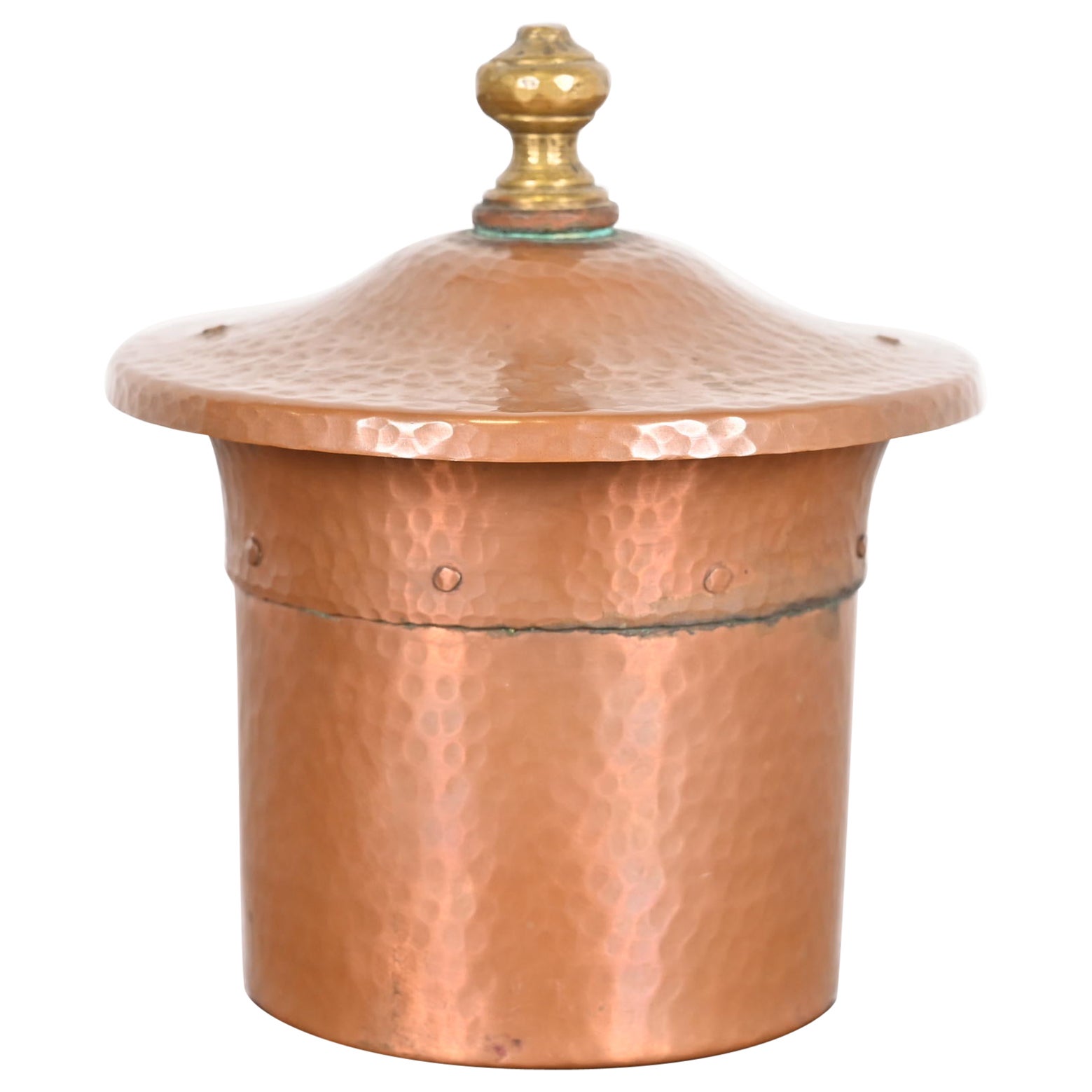 Benedict Studios Arts and Crafts Humidor aus gehämmertem Kupfer und Messing, um 1910