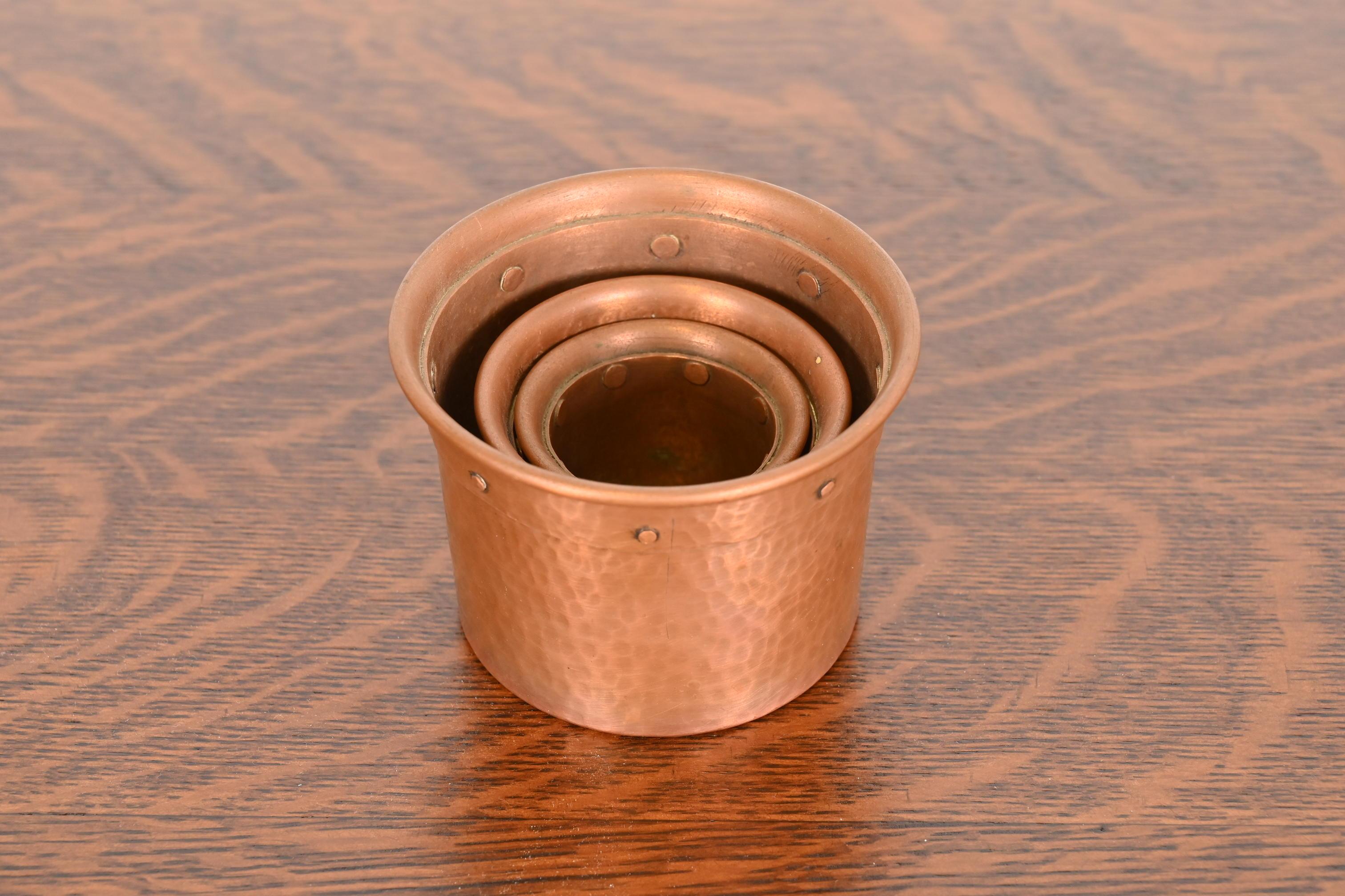 Benedict Studios Arts & Crafts Hammered Copper Nesting Cups, Circa 1910 8