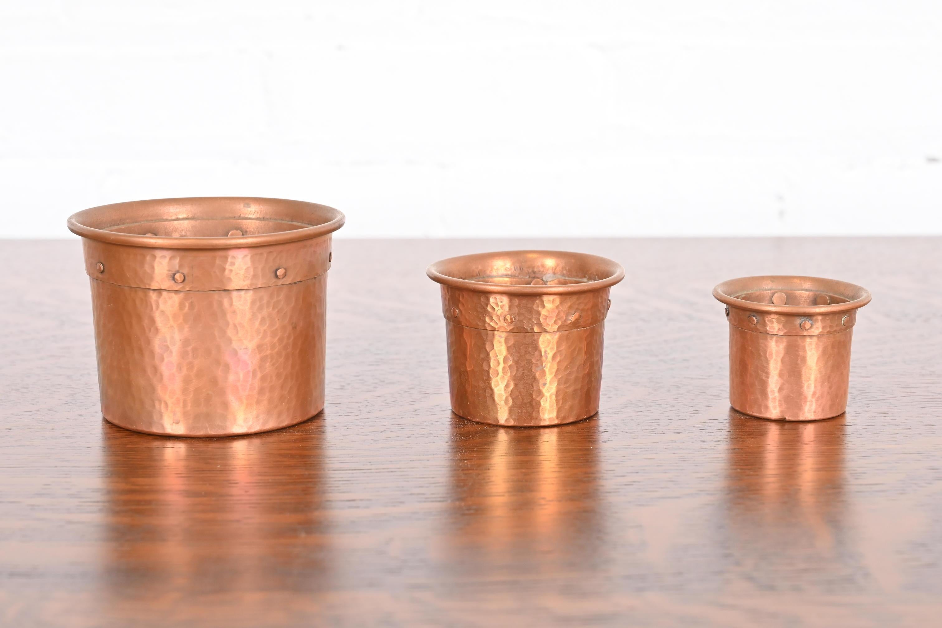American Benedict Studios Arts & Crafts Hammered Copper Nesting Cups, Circa 1910