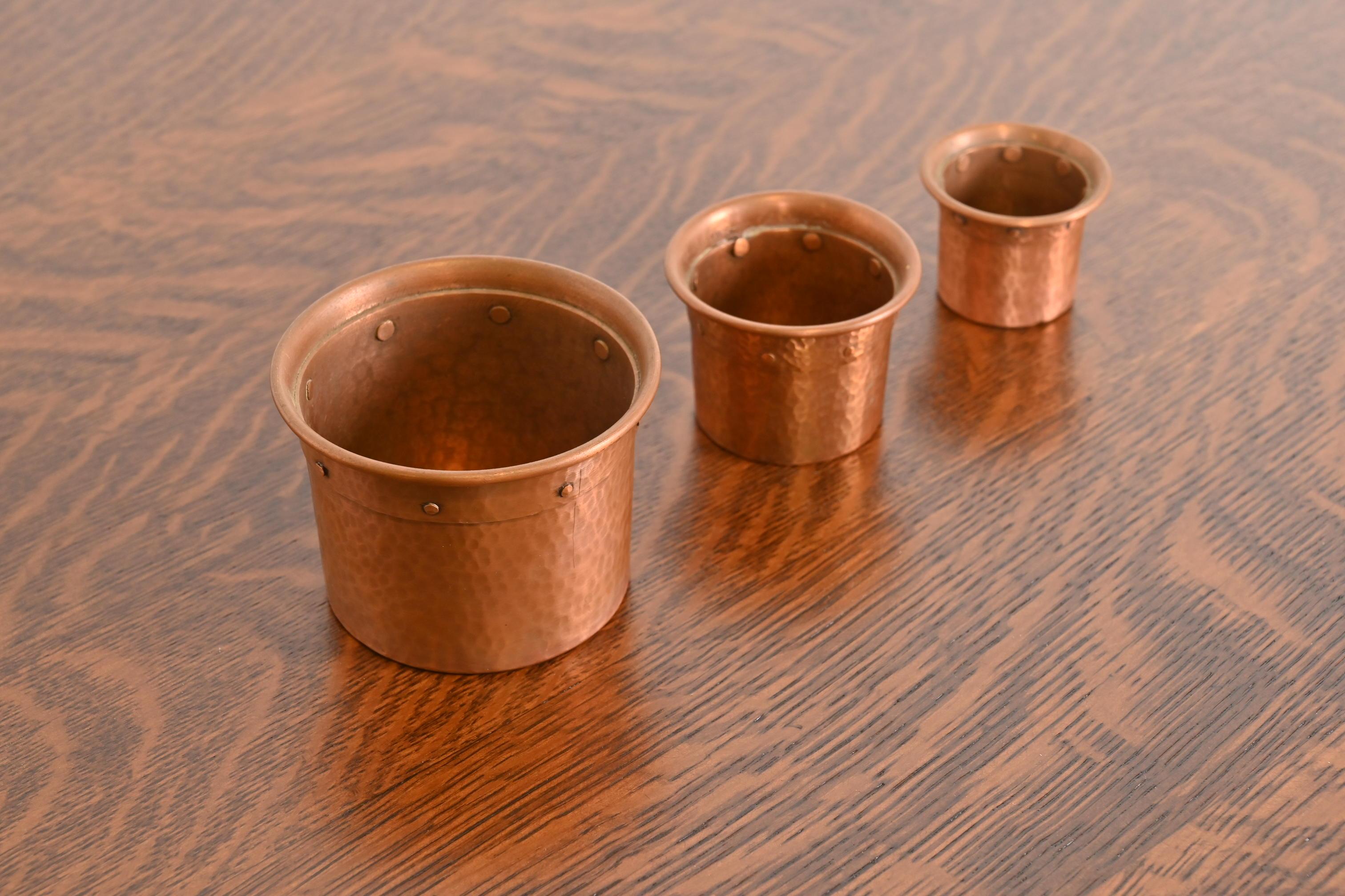 Benedict Studios Arts & Crafts Hammered Copper Nesting Cups, Circa 1910 1