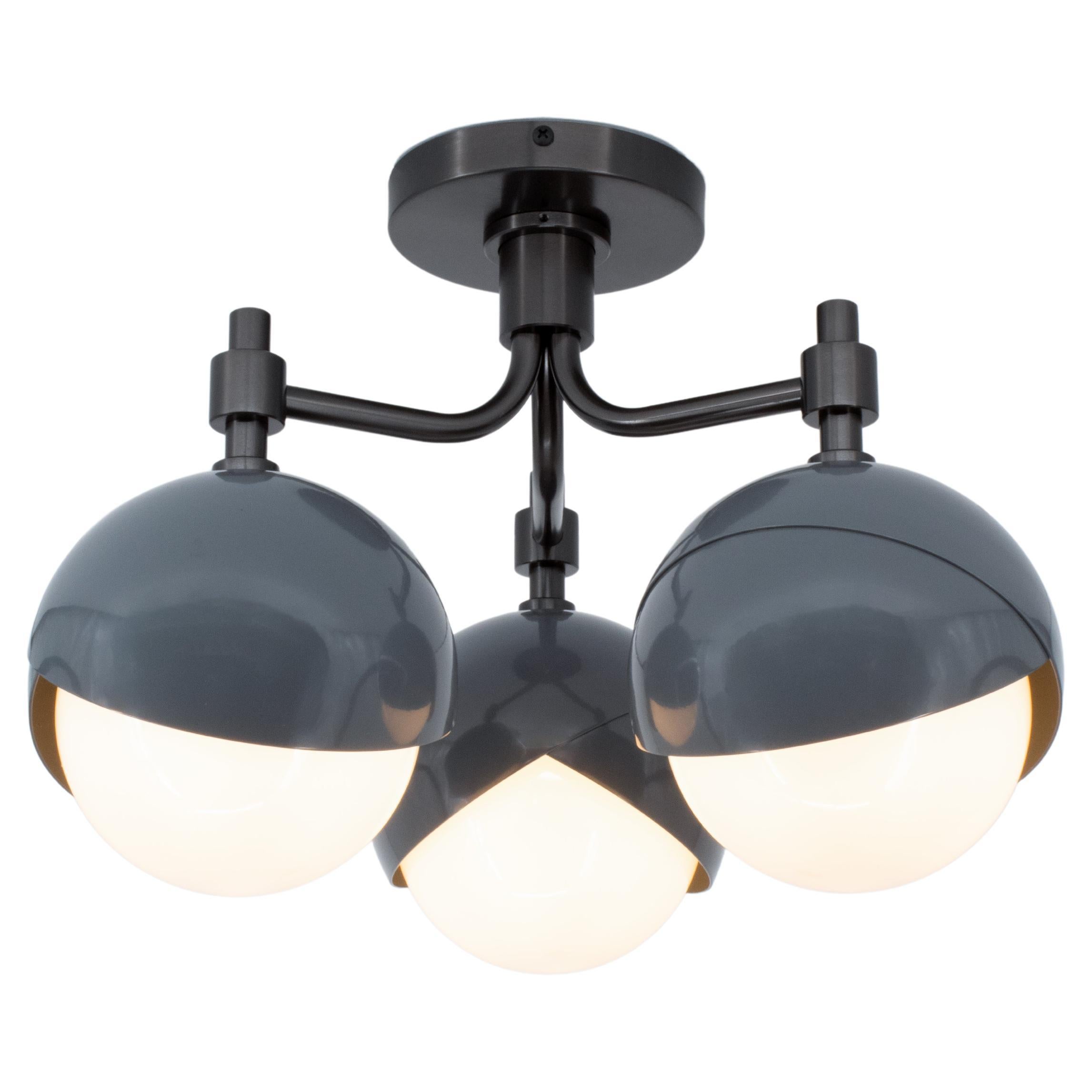 Lanterne Benedict  trois lumires en manteau en poudre gris et laiton noirci