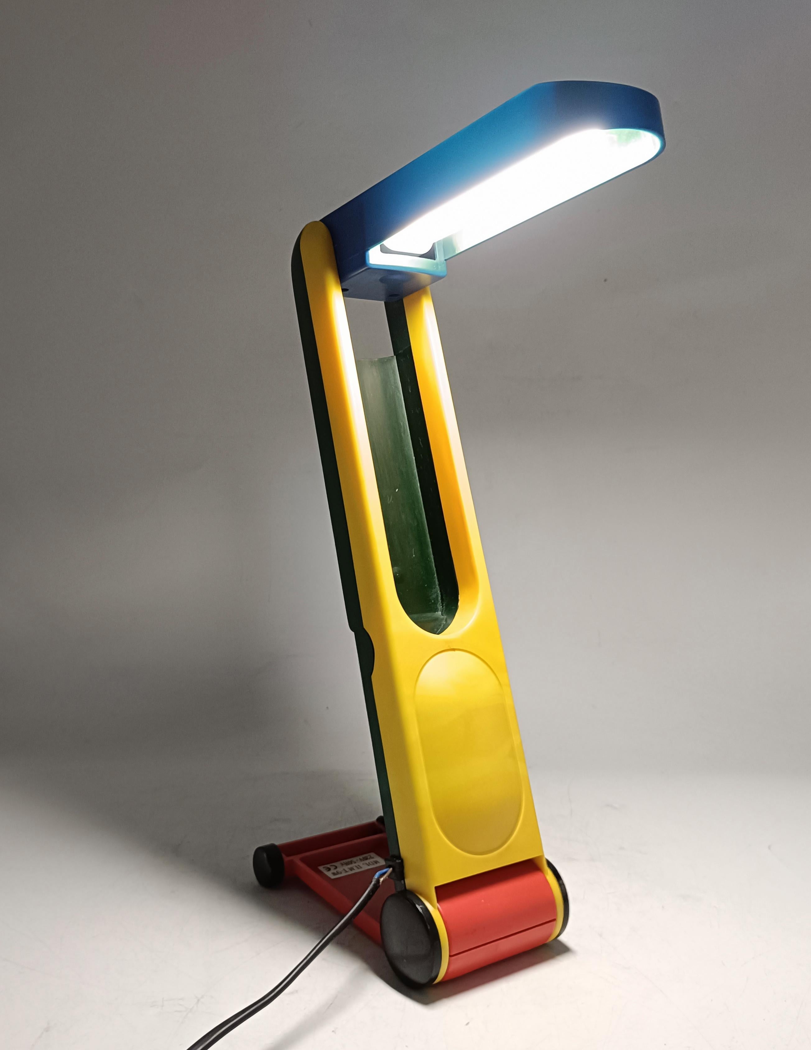 Benetton Folding Table Lamp Memphis Style, Italy 1980s For Sale 3
