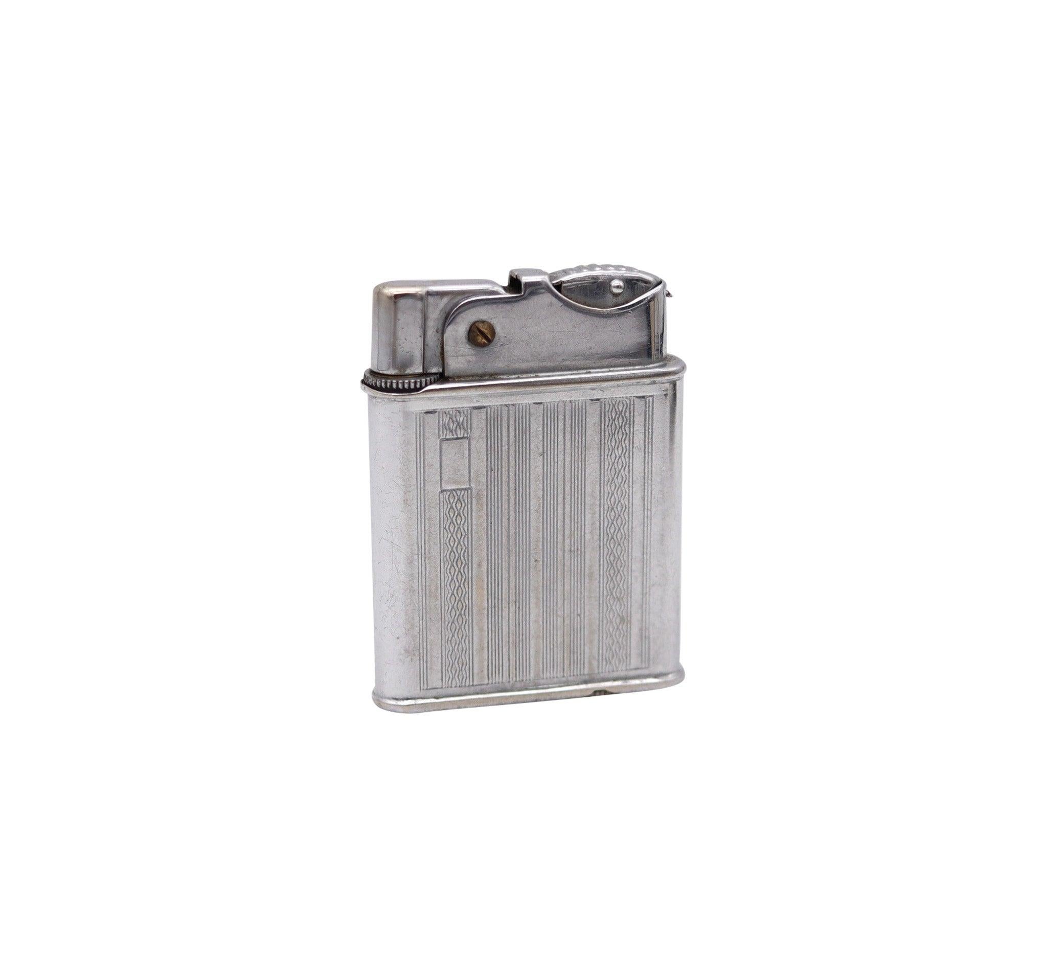 BENEY 1940 Art Deco Penge Model Petrol Pocket Lighter In Chromed Steel In Excellent Condition For Sale In Miami, FL