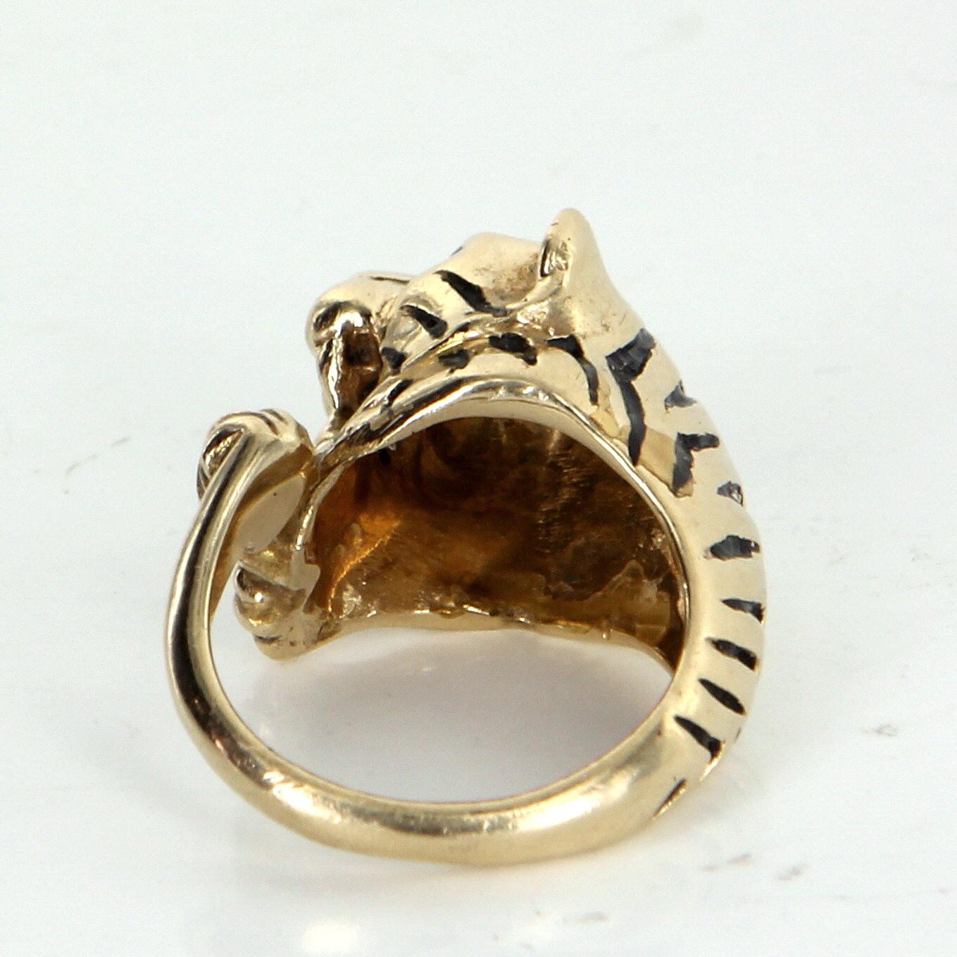 Modern Bengal Tiger Ring Vintage 14k Yellow Gold Black Enamel Estate Animal Jewelry For Sale