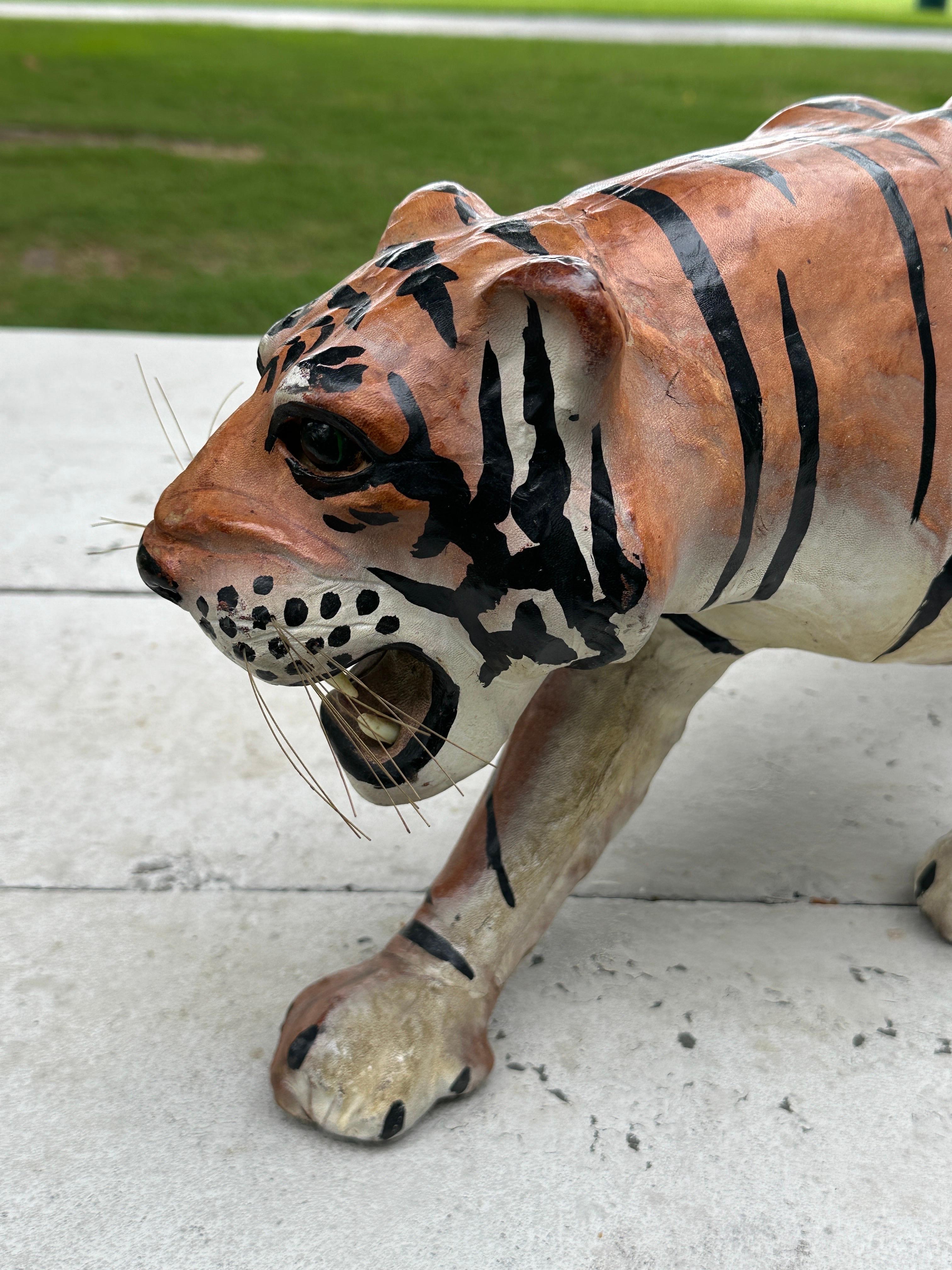 Bengalische Tiger-Skulptur im Angebot 3
