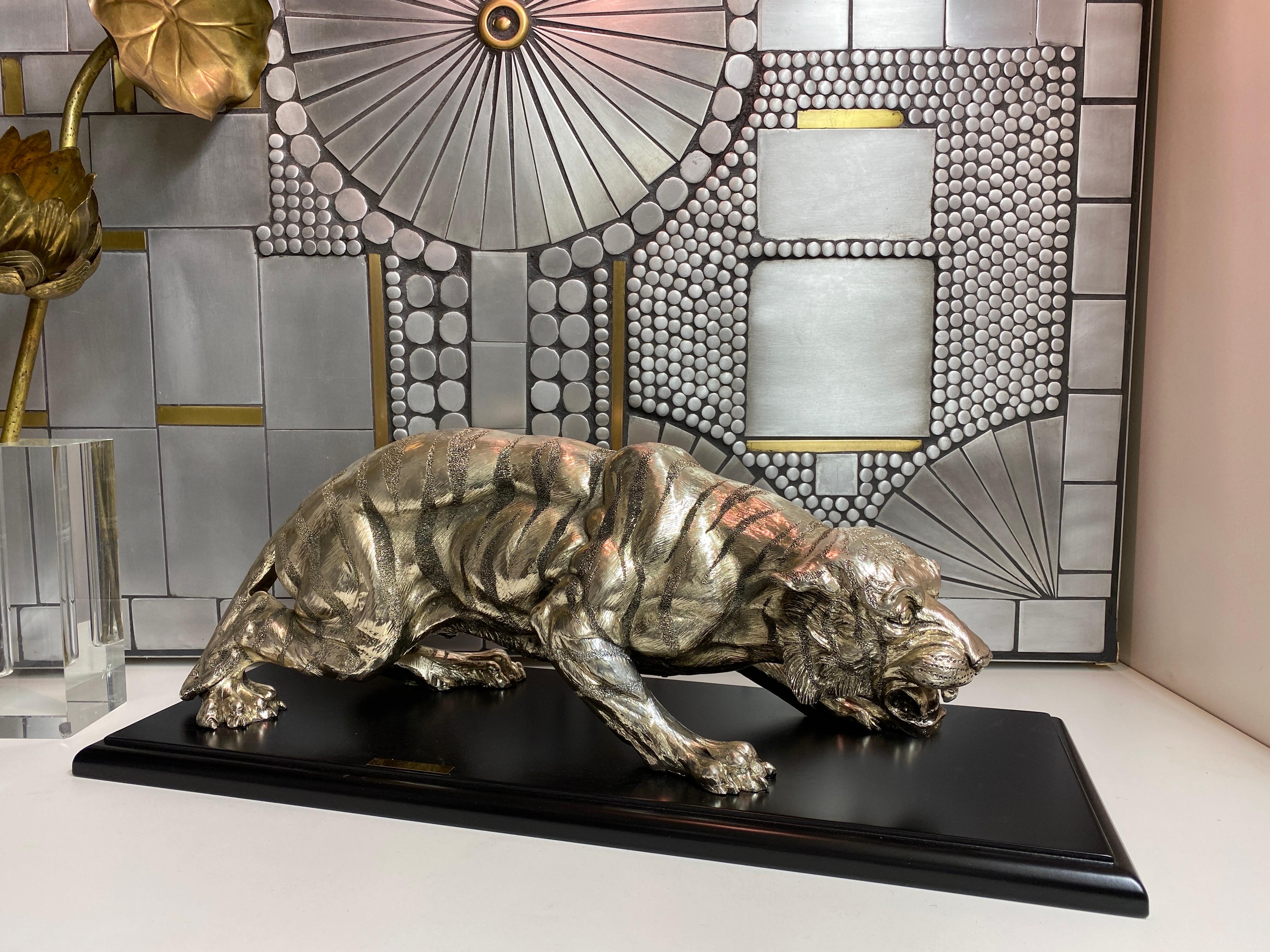 Hollywood Regency Sculpture de tigre du Bengale en vente