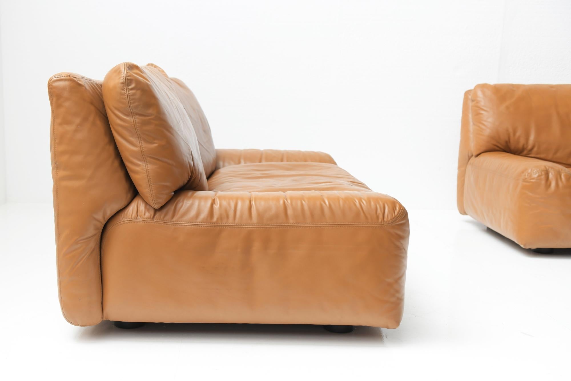 Cognacfarbene Vintage-Sofa aus Leder von Cini Bouri für Arflex Italien im Angebot 11